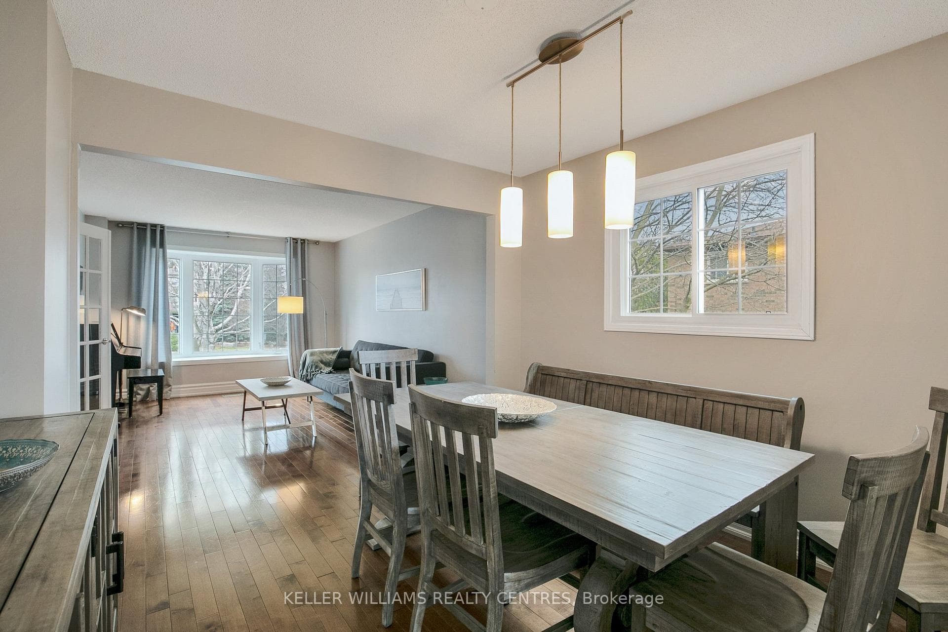 237 Osmond Crescent photo 12