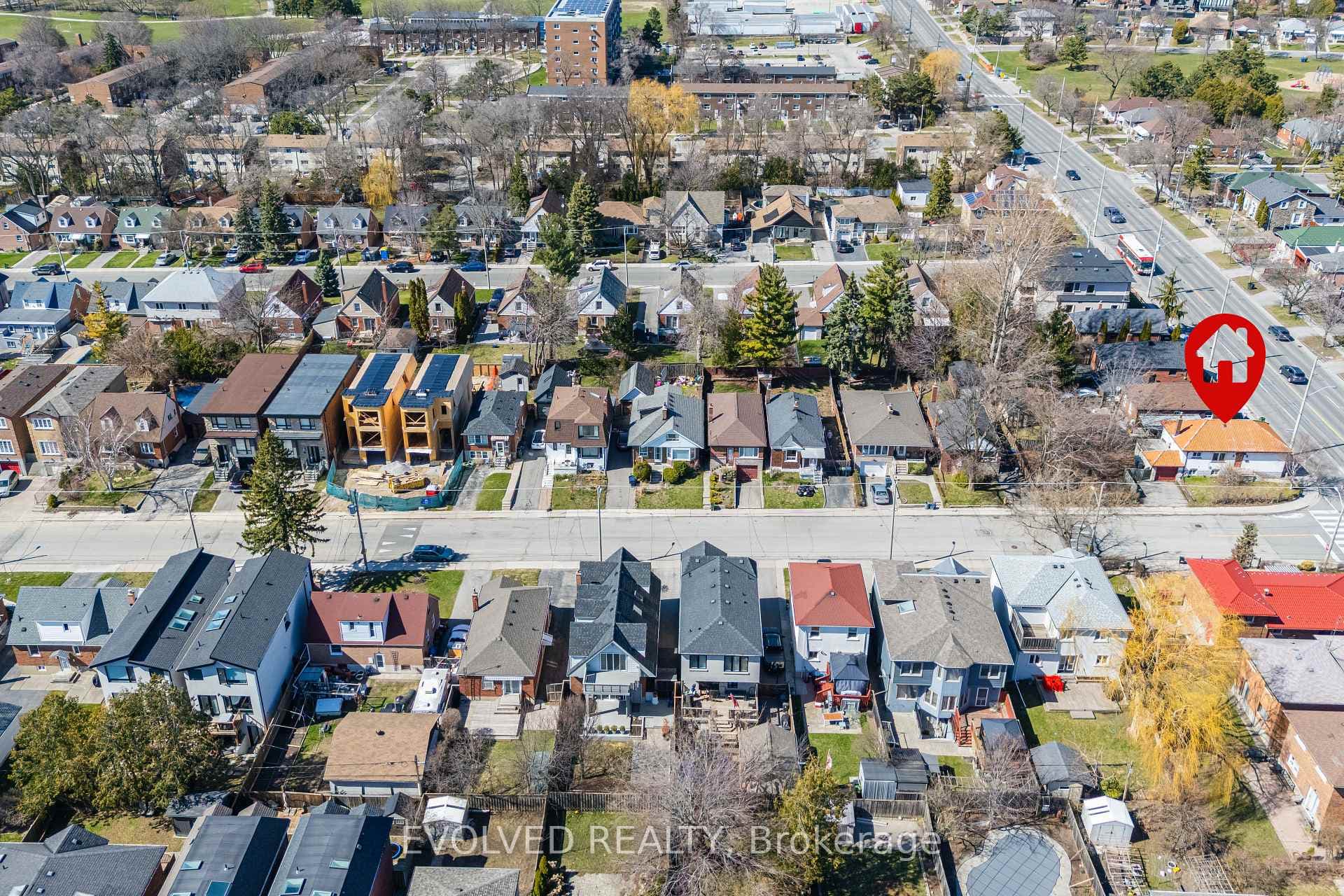 1338 Victoria Park Avenue photo 1