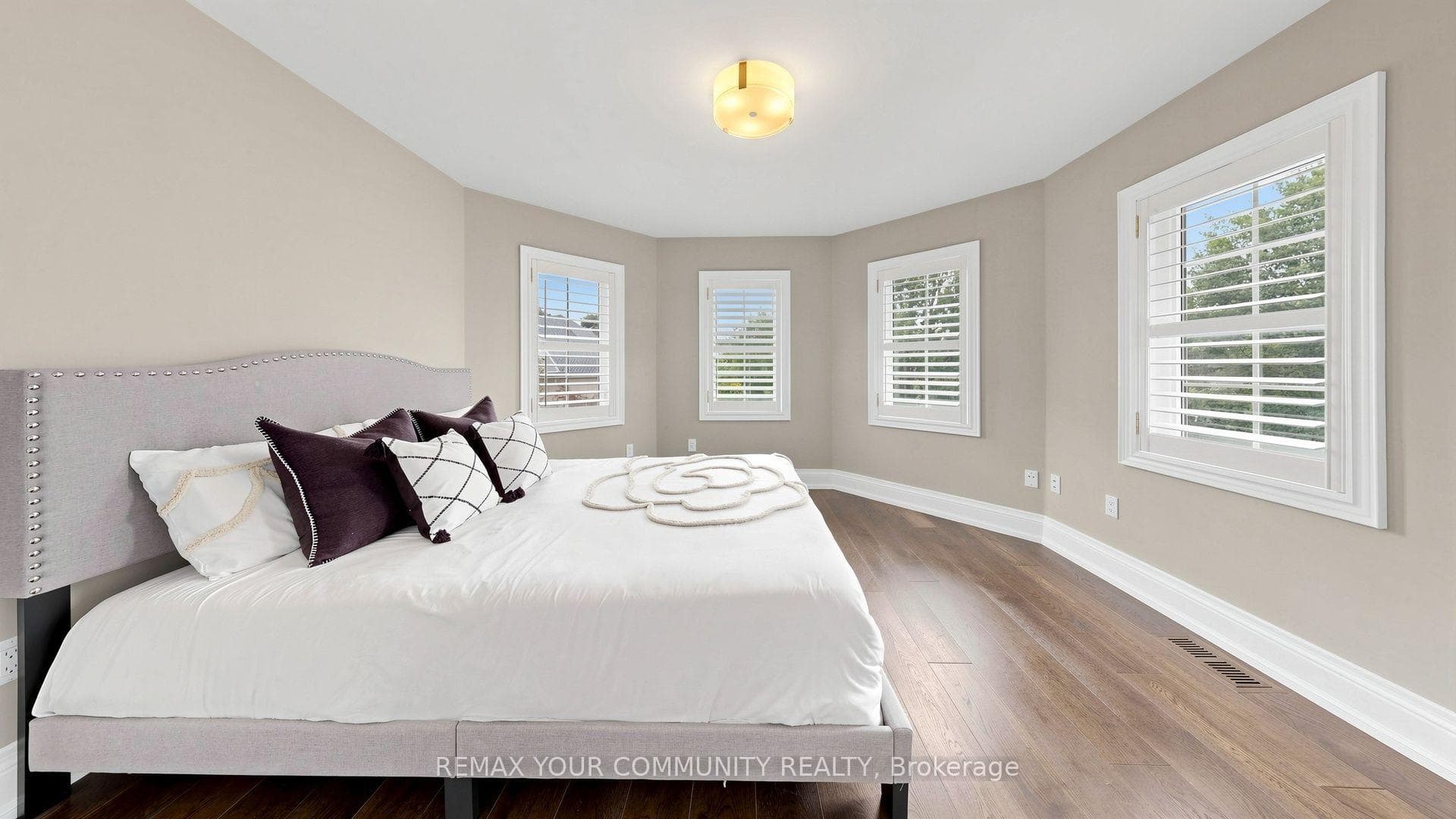 25 Guinevere Court photo 31