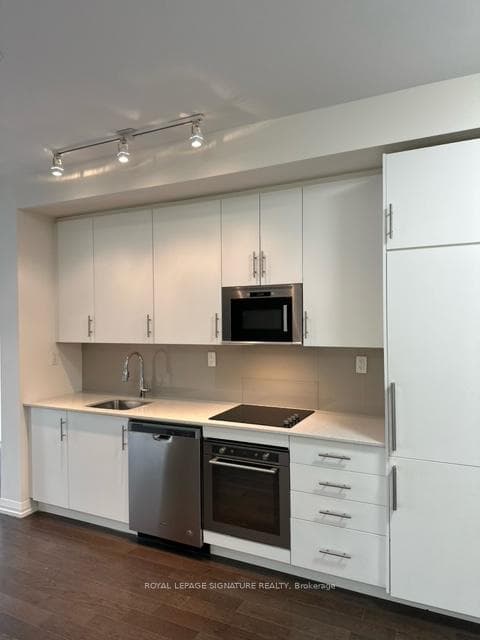 460 Adelaide Street Unit 1126 photo 1