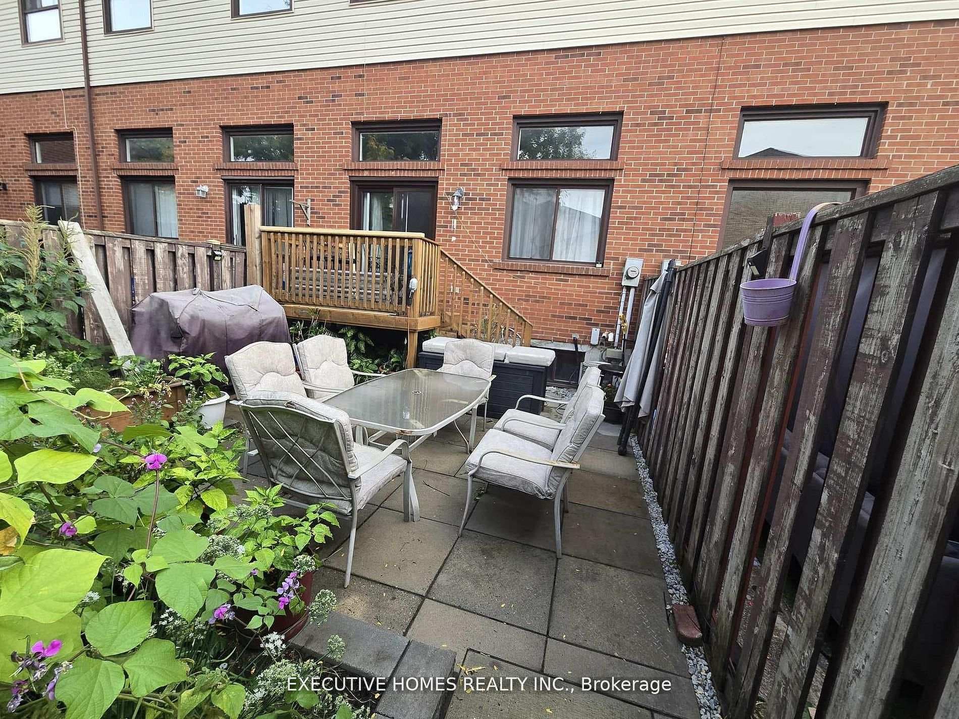61 Collins Crescent Unit 60 photo 29