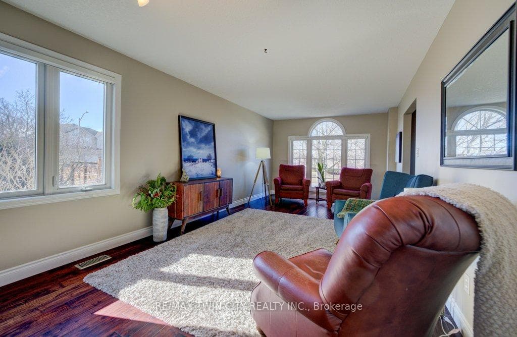 640 Heathcliffe Place photo 17