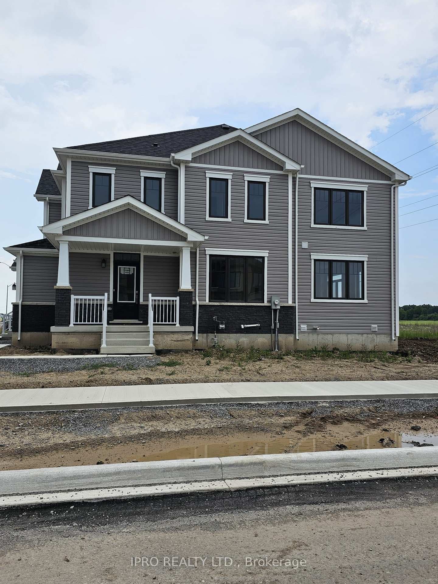 1 Niagara Drive photo 3