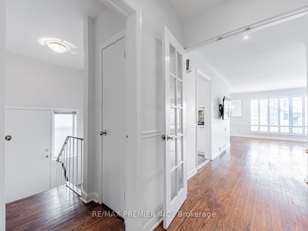 92 Searle Avenue photo 6