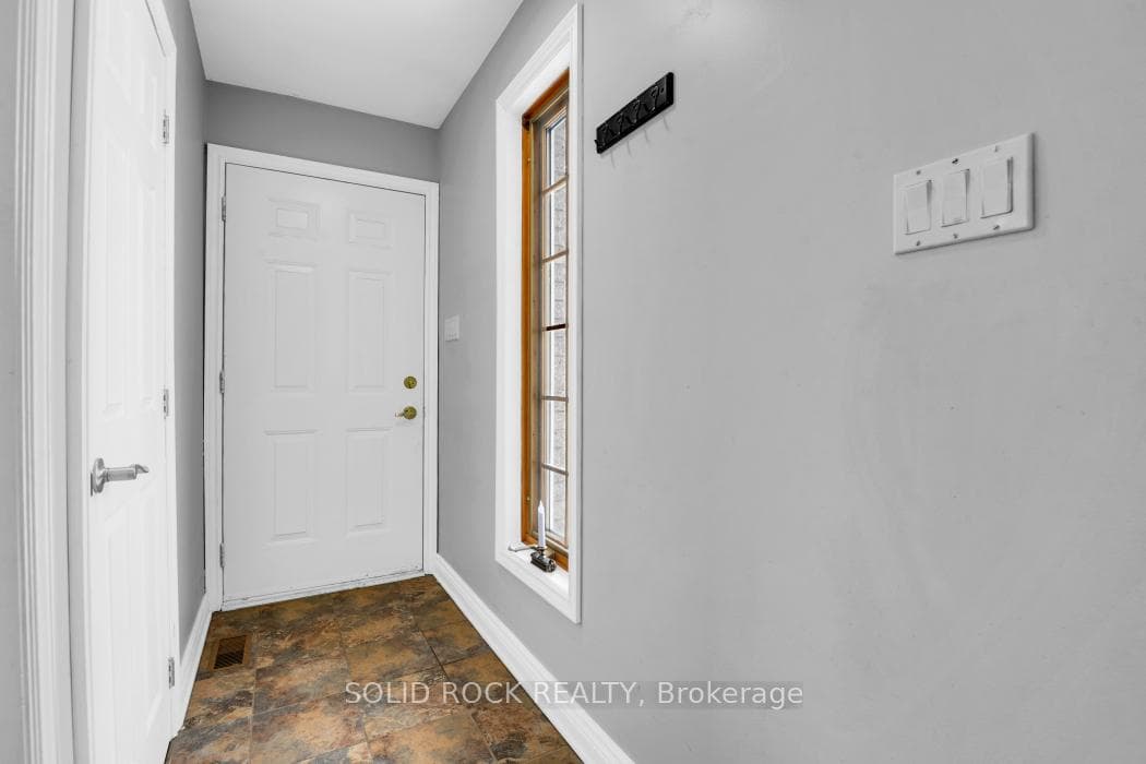 Interior access to large 2 car garage