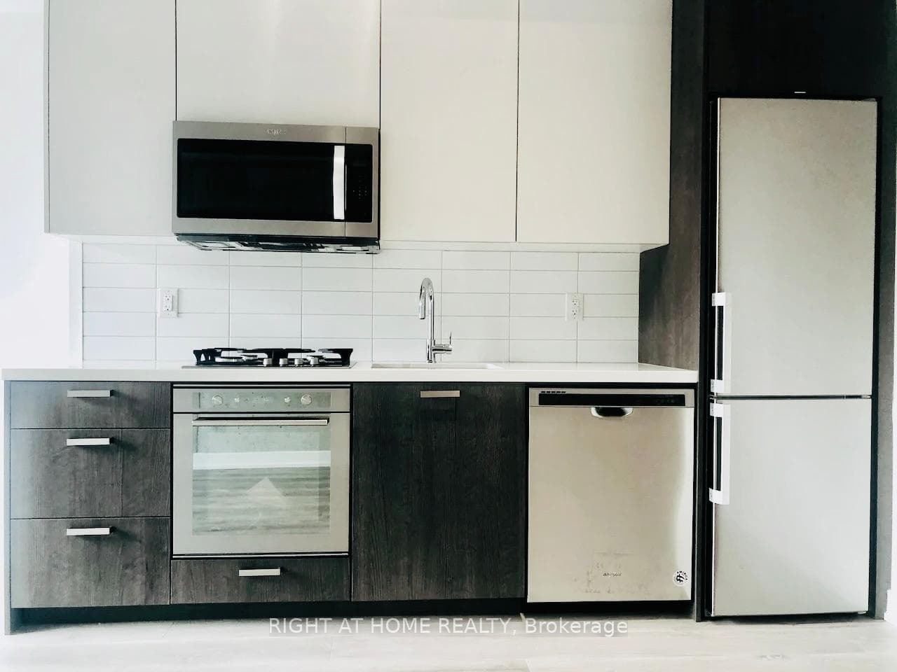 55 Ontario Street Unit 319 photo 6