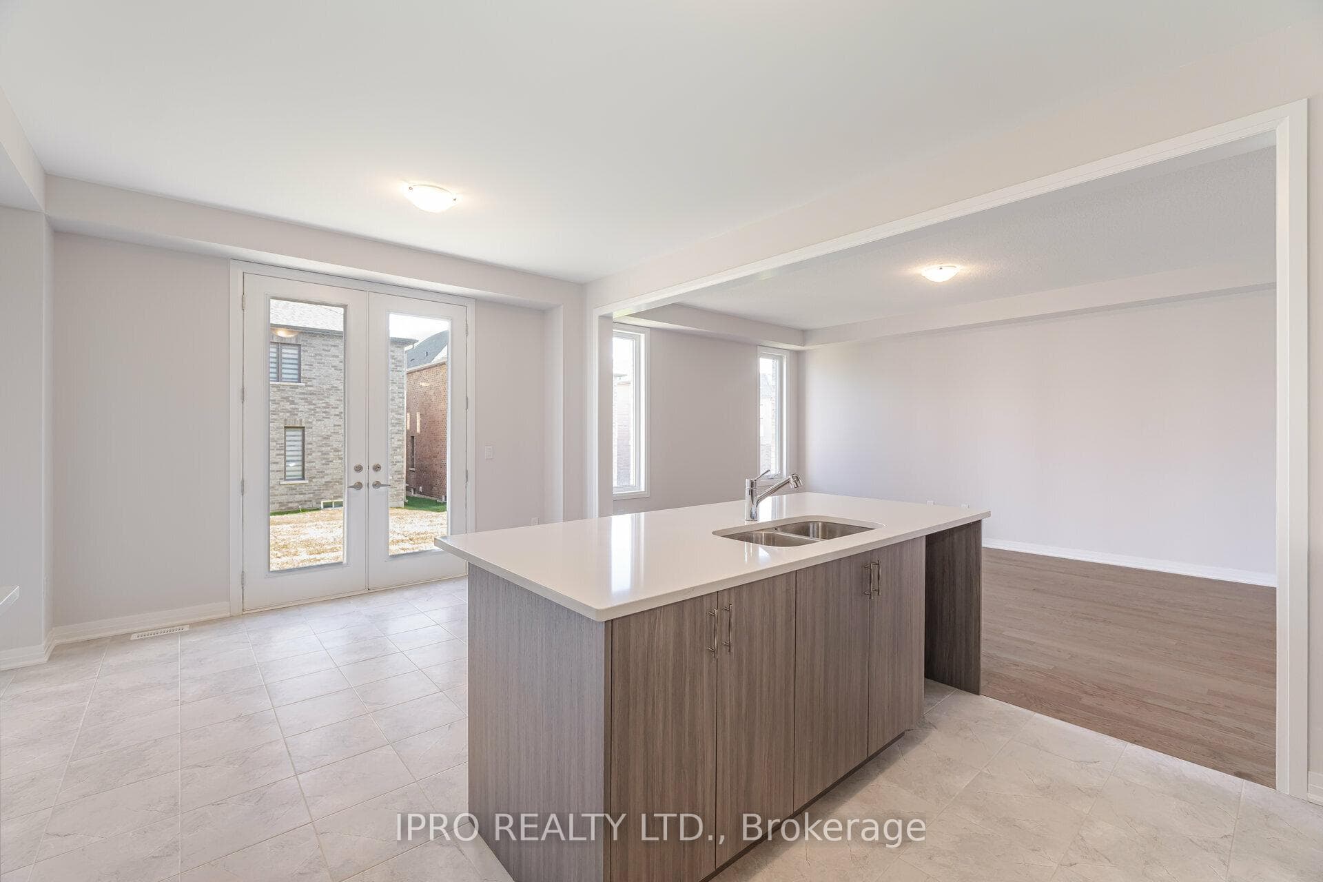 53 Robert Wyllie Street photo 13