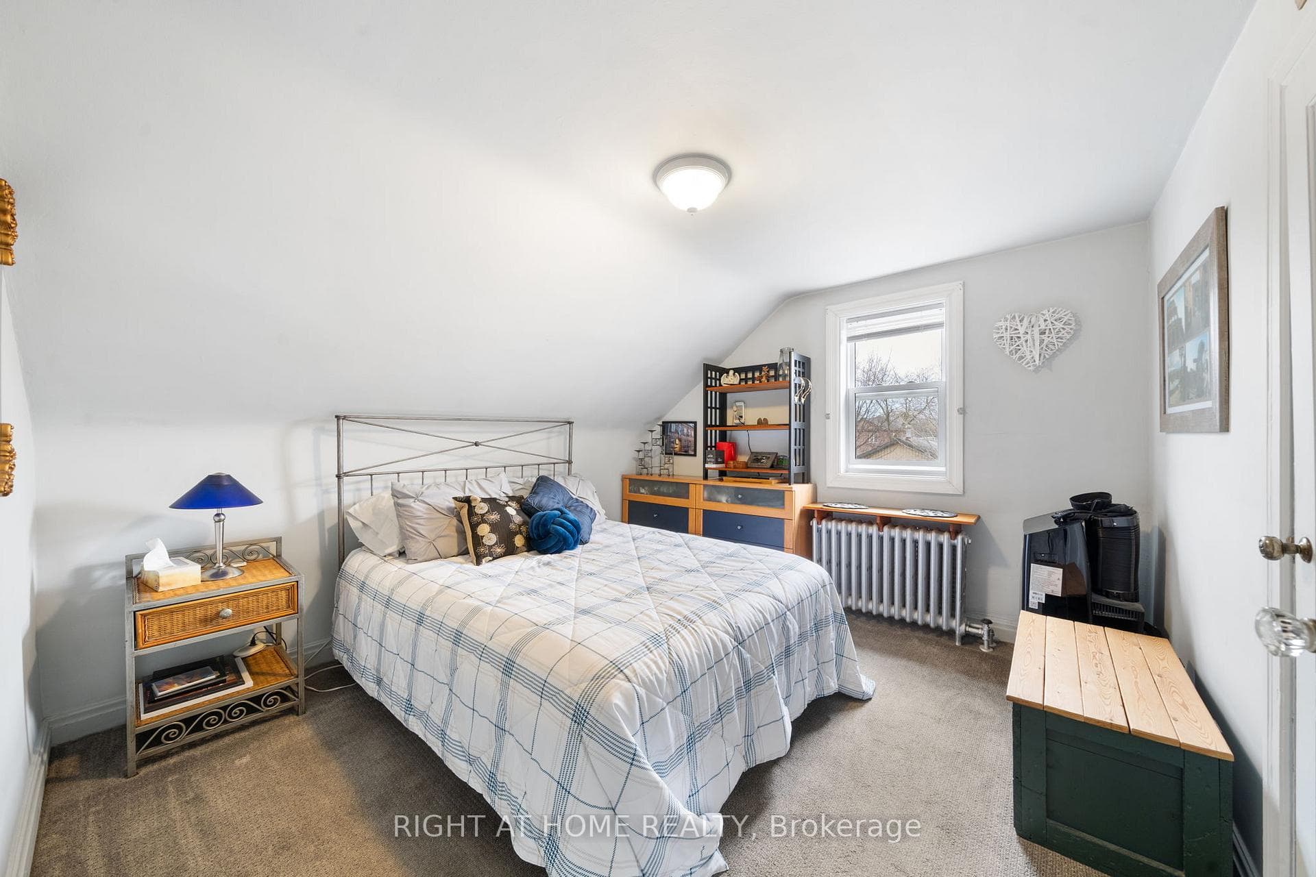 739 Albert Street photo 14