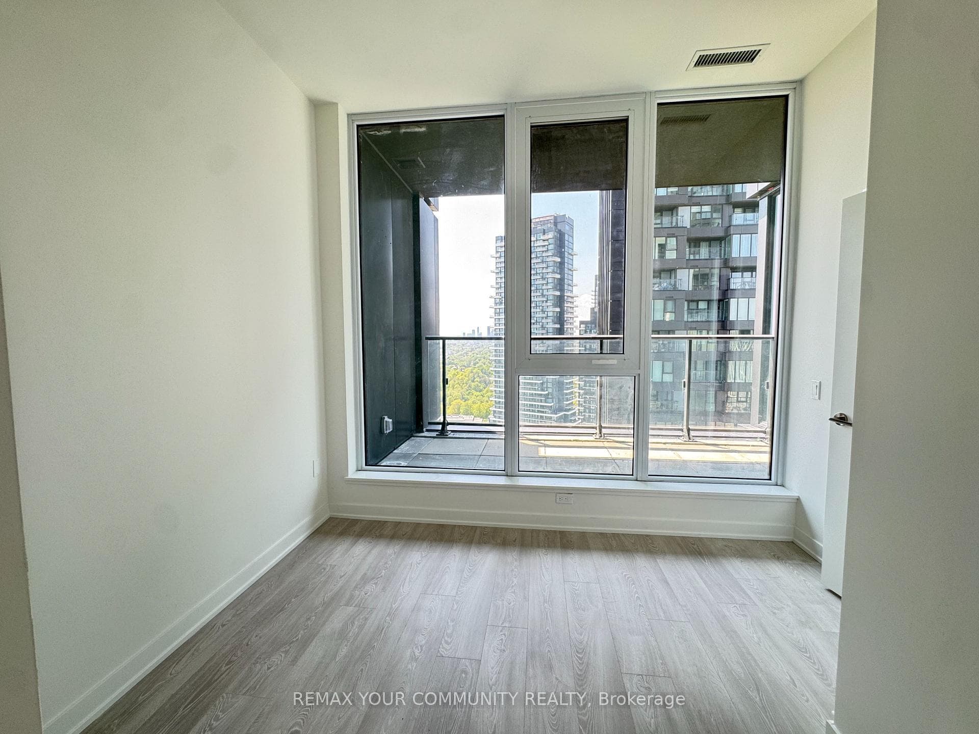 1 Quarrington Lane Unit 2704 photo 5