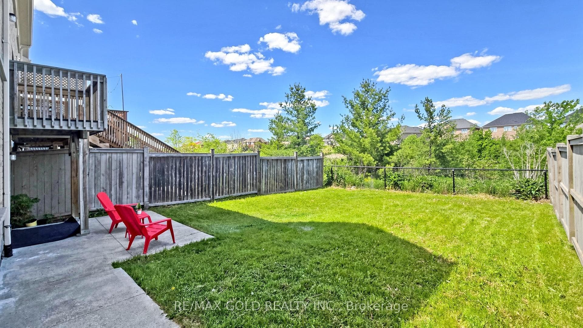 9 Edgewater Court photo 42