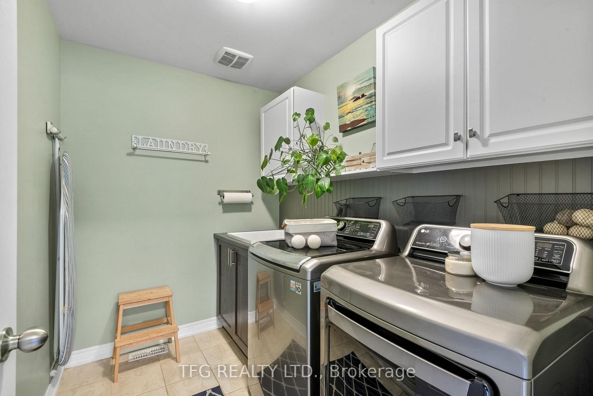 2426 Bridle Road photo 15
