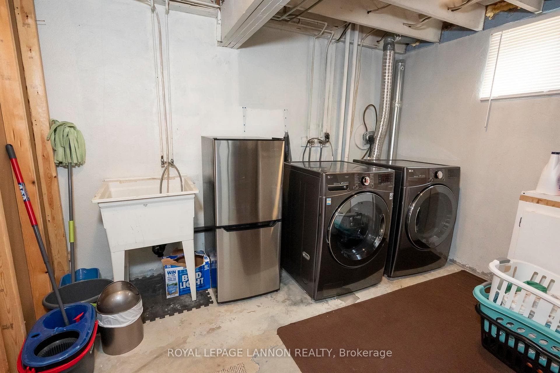 131 Maplewood Street photo 21