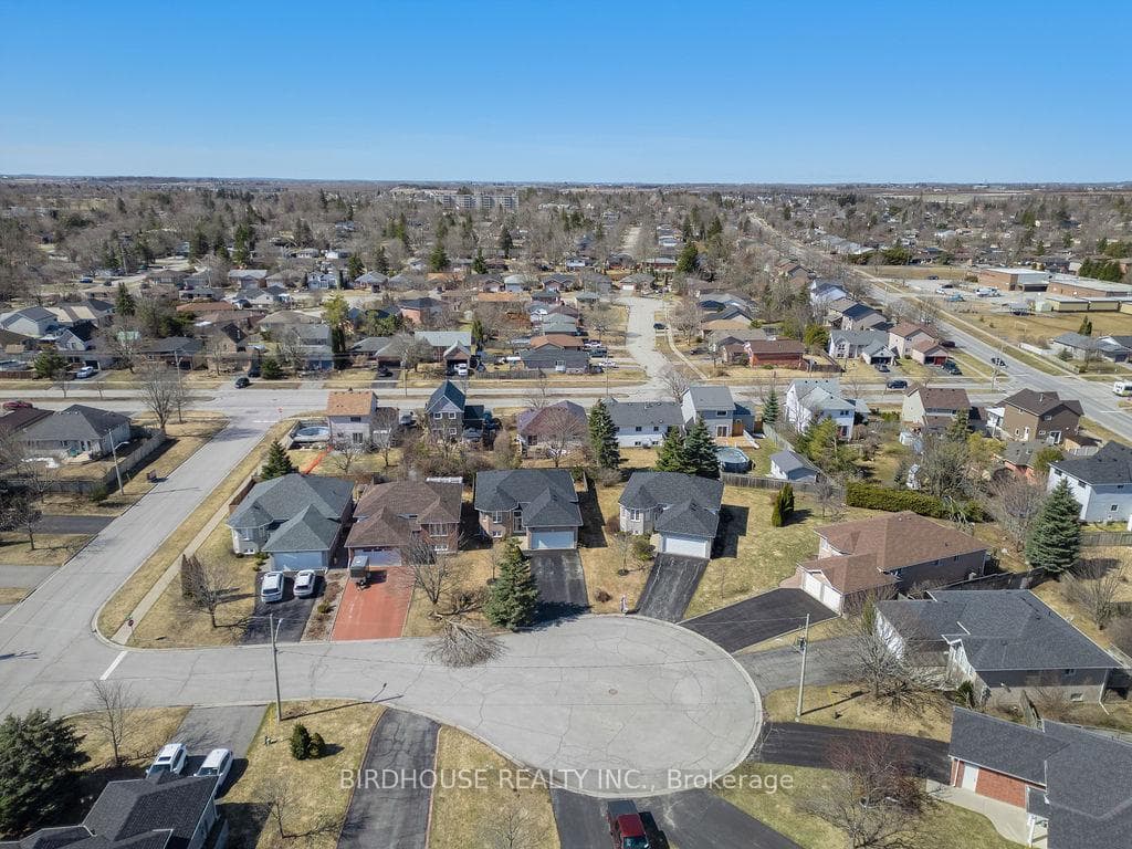 7 Samuel Place photo 2