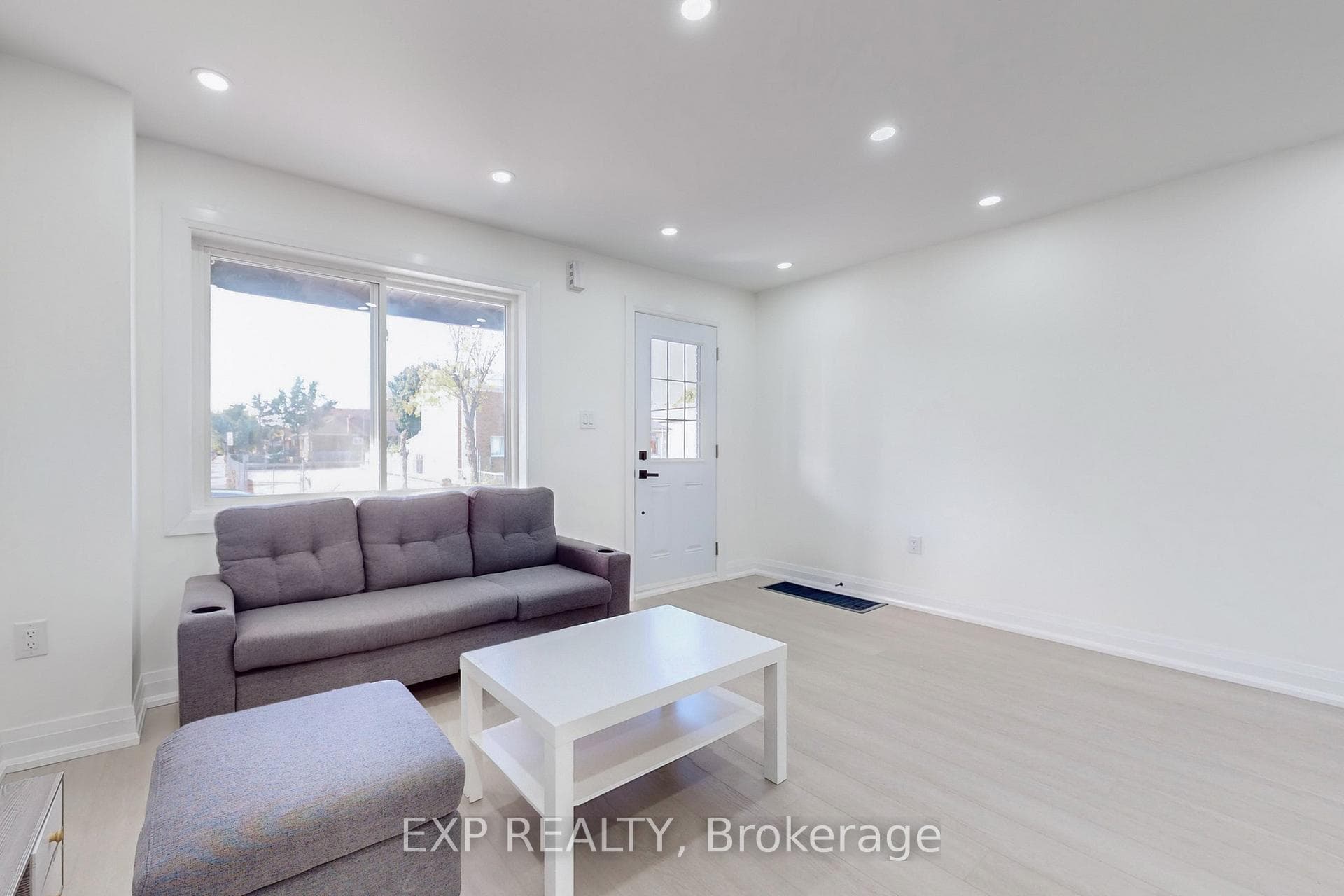 685 Jane Street photo 7