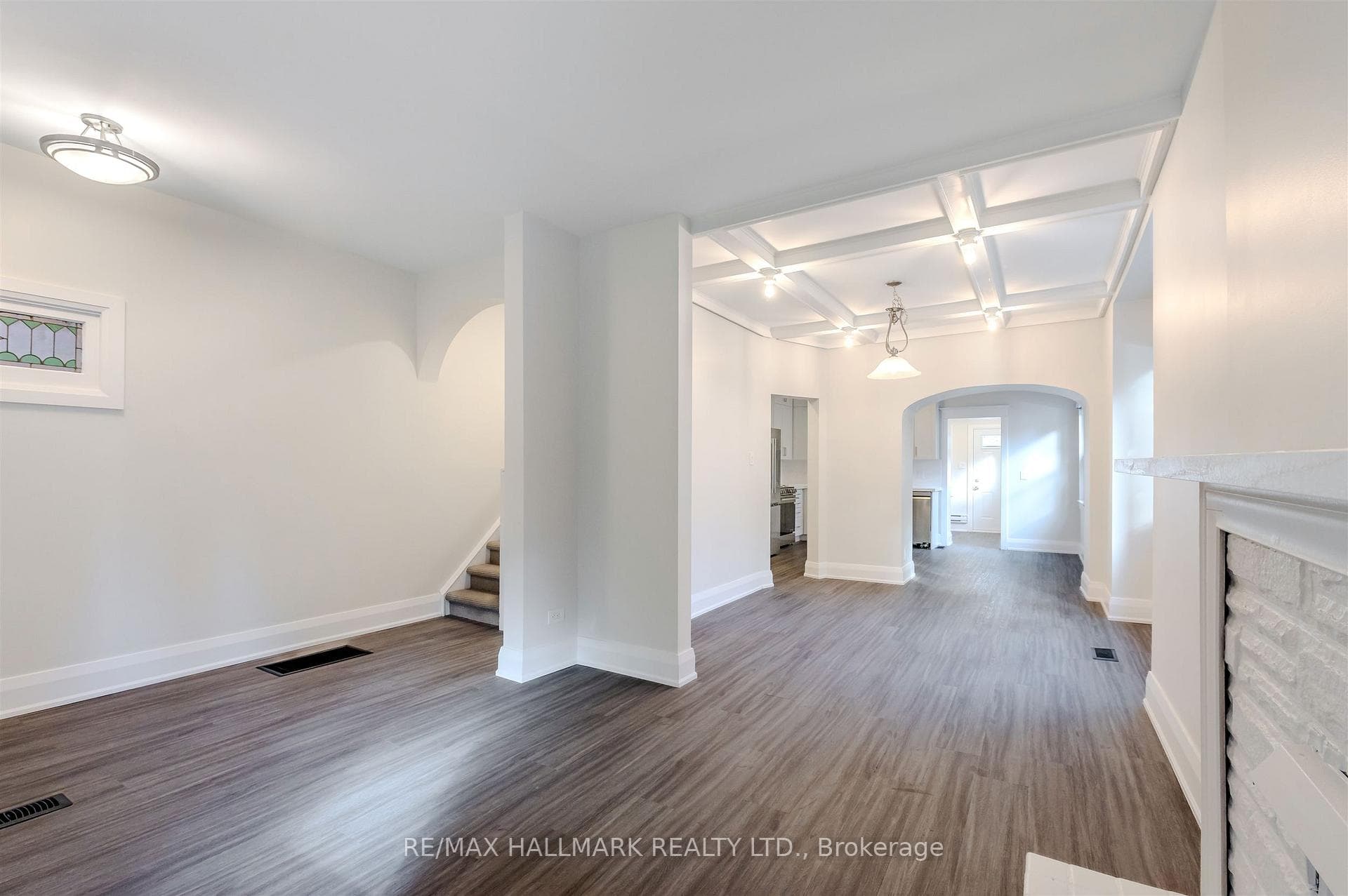 165 Wineva Avenue photo 5