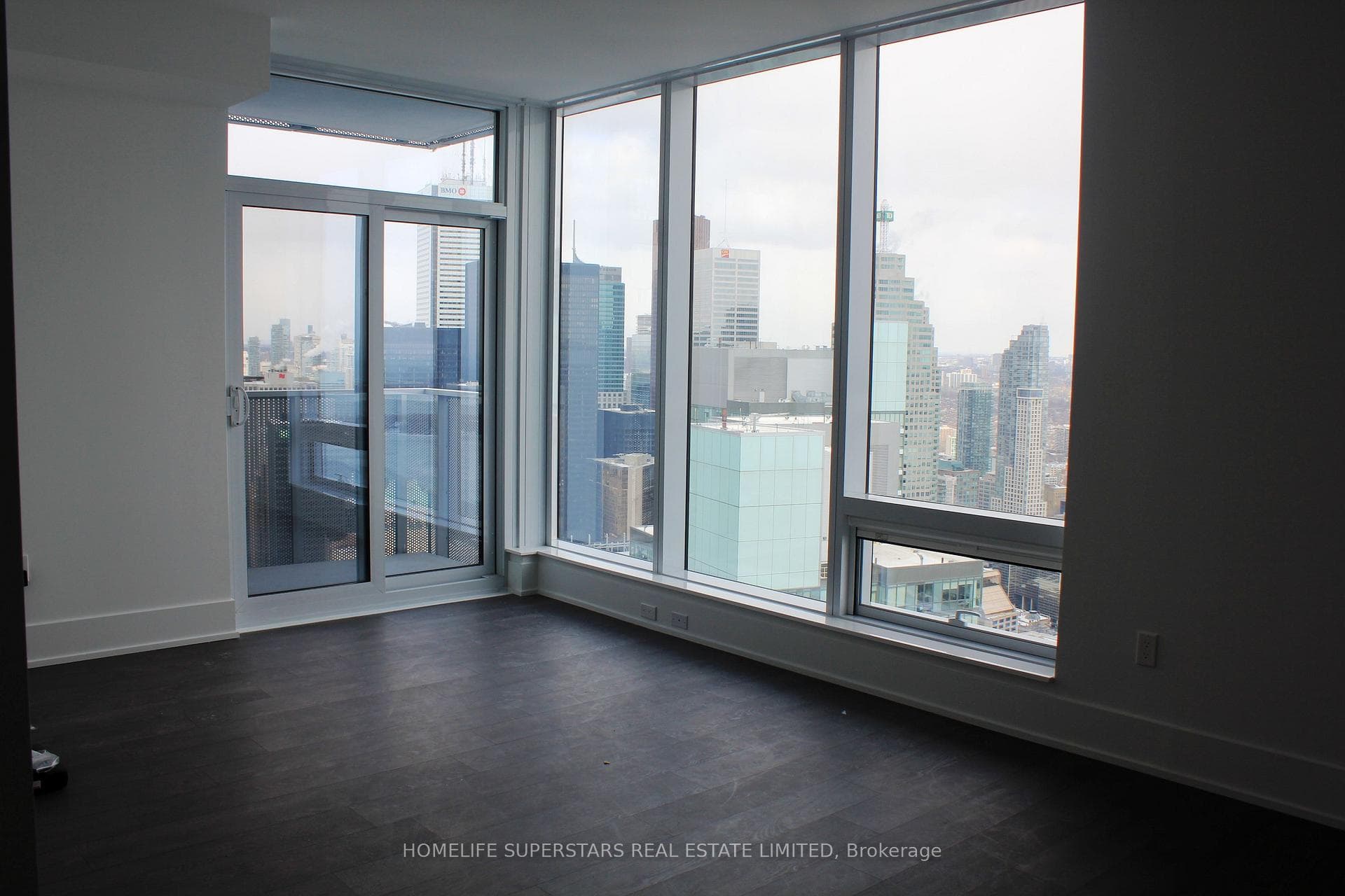 10 York Street Unit 6103 photo 16