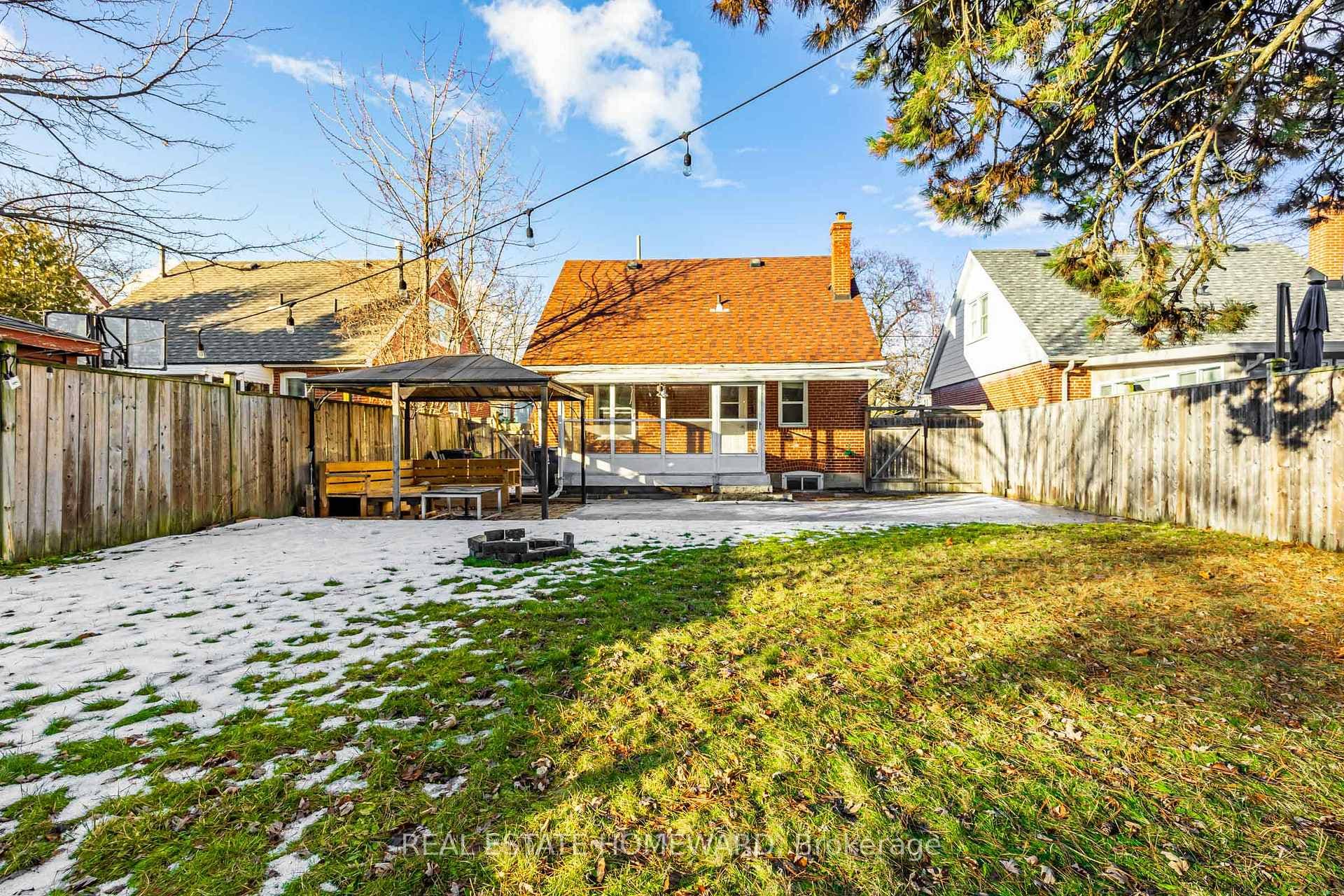 11 Dorine Crescent photo 35