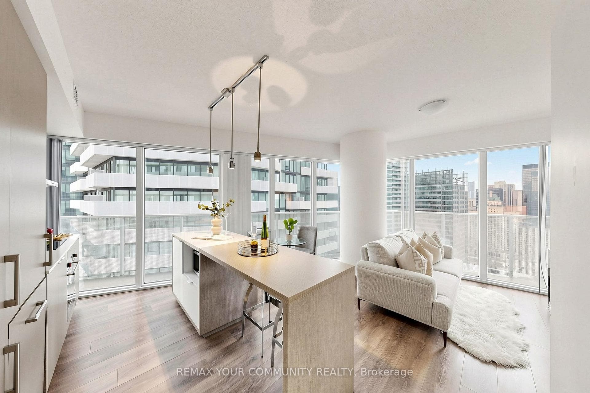 88 Harbour Street Unit 3702 photo 20