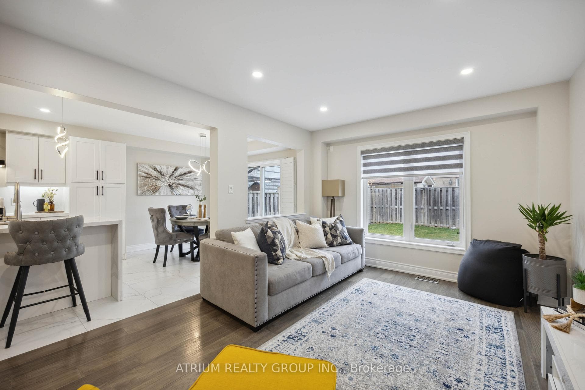 73 Donlevy Crescent photo 9