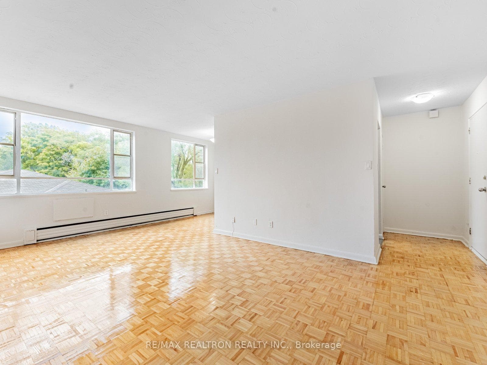 2895 Bathurst Street Unit 409 photo 3