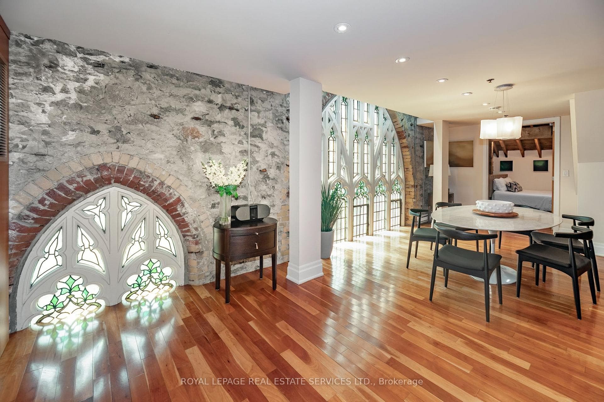384 Sunnyside Avenue Unit 308 photo 8