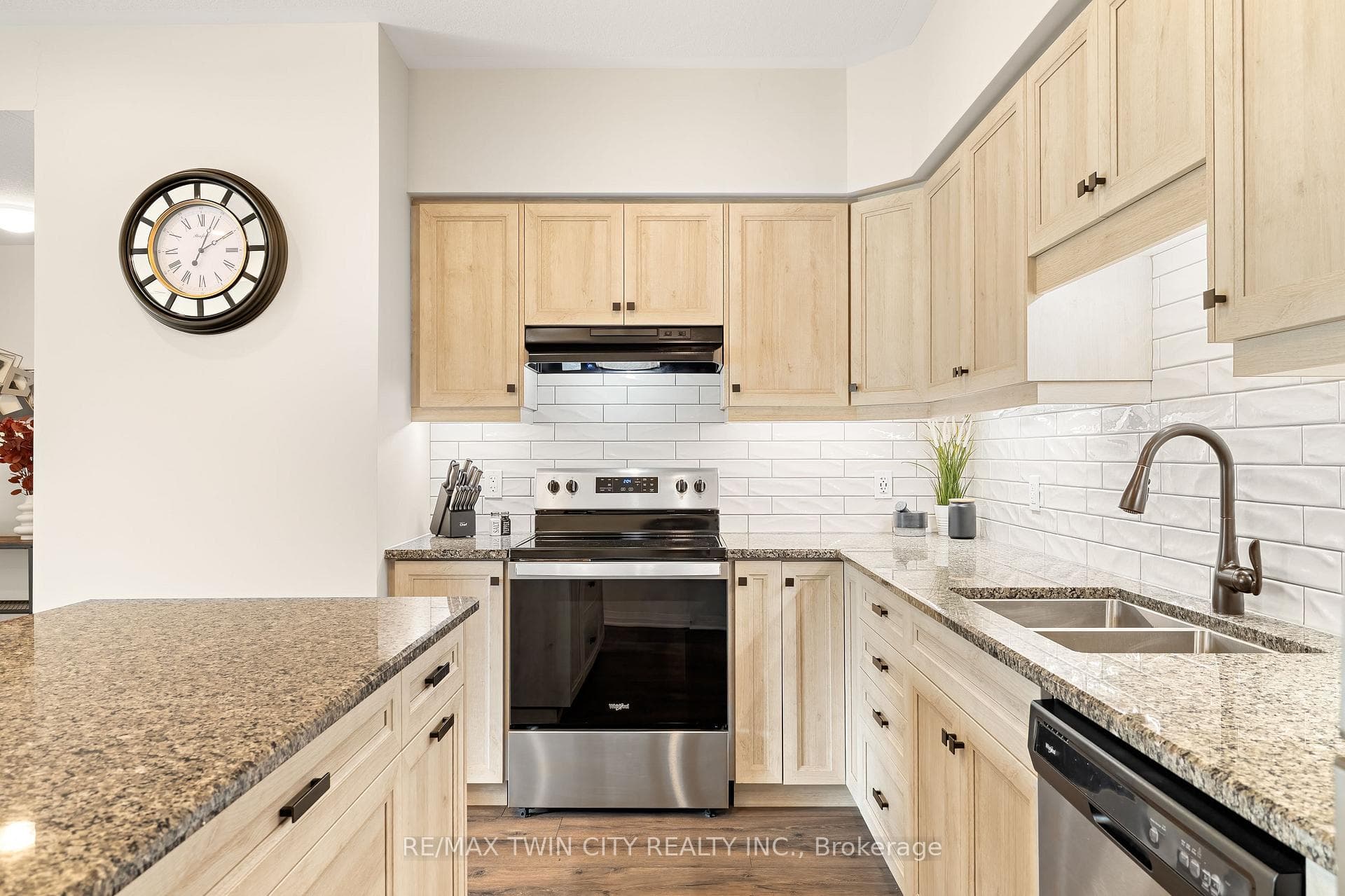 1574 Fischer Hallman Road photo 22
