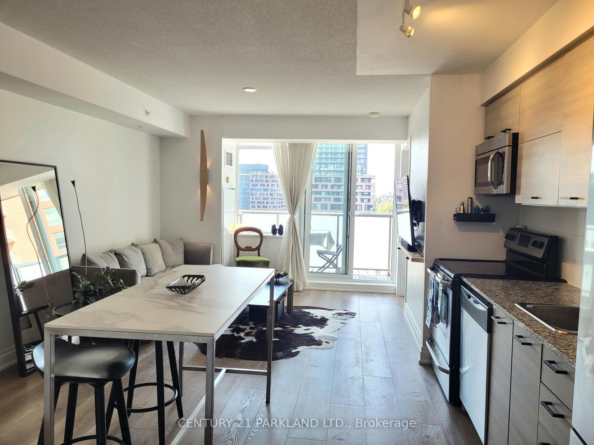 20 Joe Shuster Way Unit 1215 photo 9
