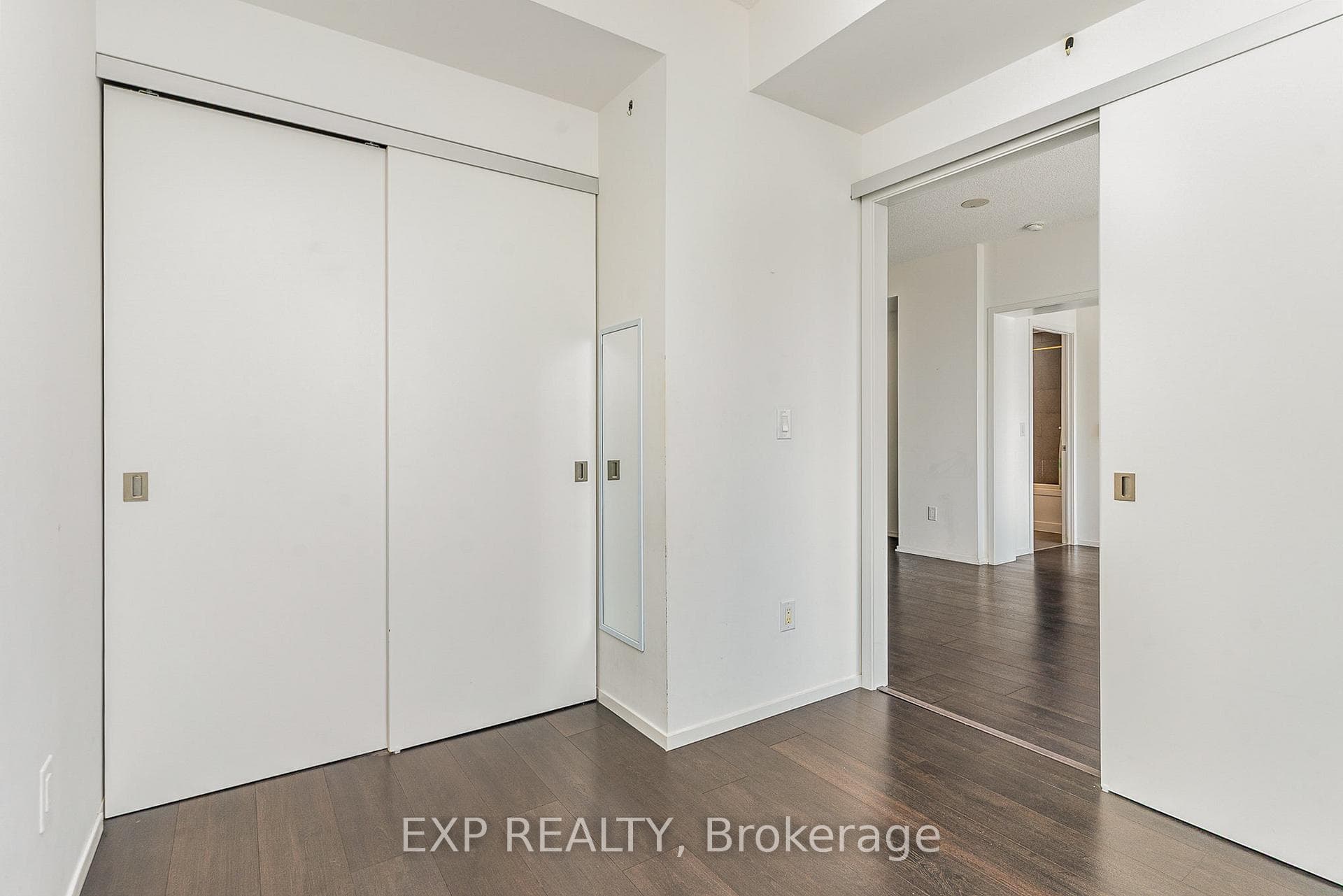 159 Dundas Street Unit 3307 photo 10