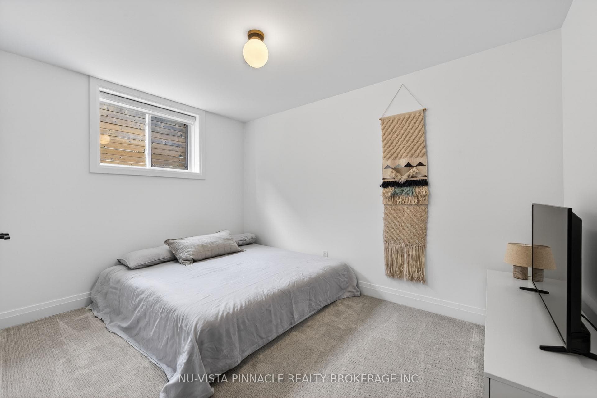 2572 LUCAS Avenue photo 37