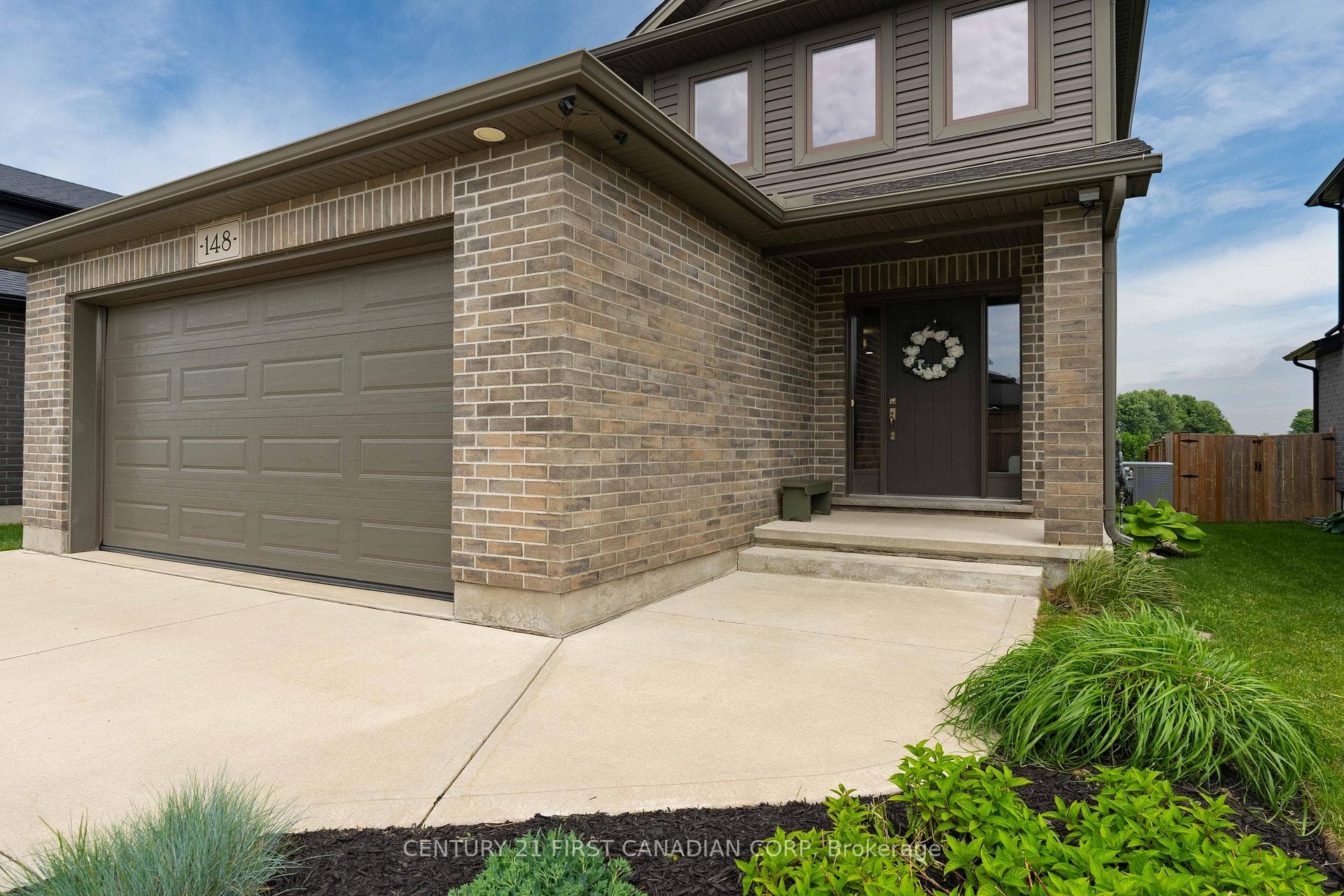 148 Gilmour Drive photo 3