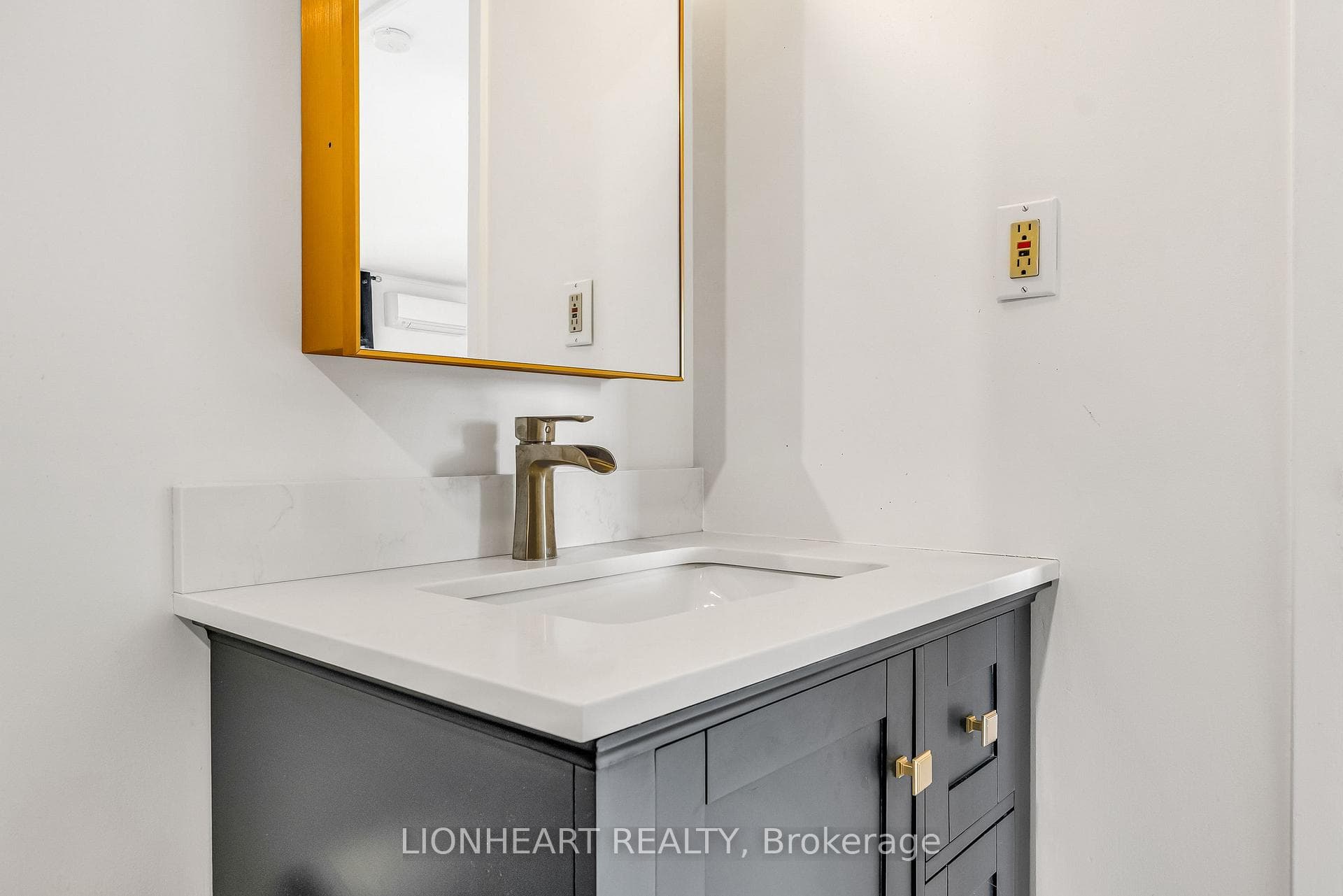 40 Homewood Avenue Unit 2608 photo 7
