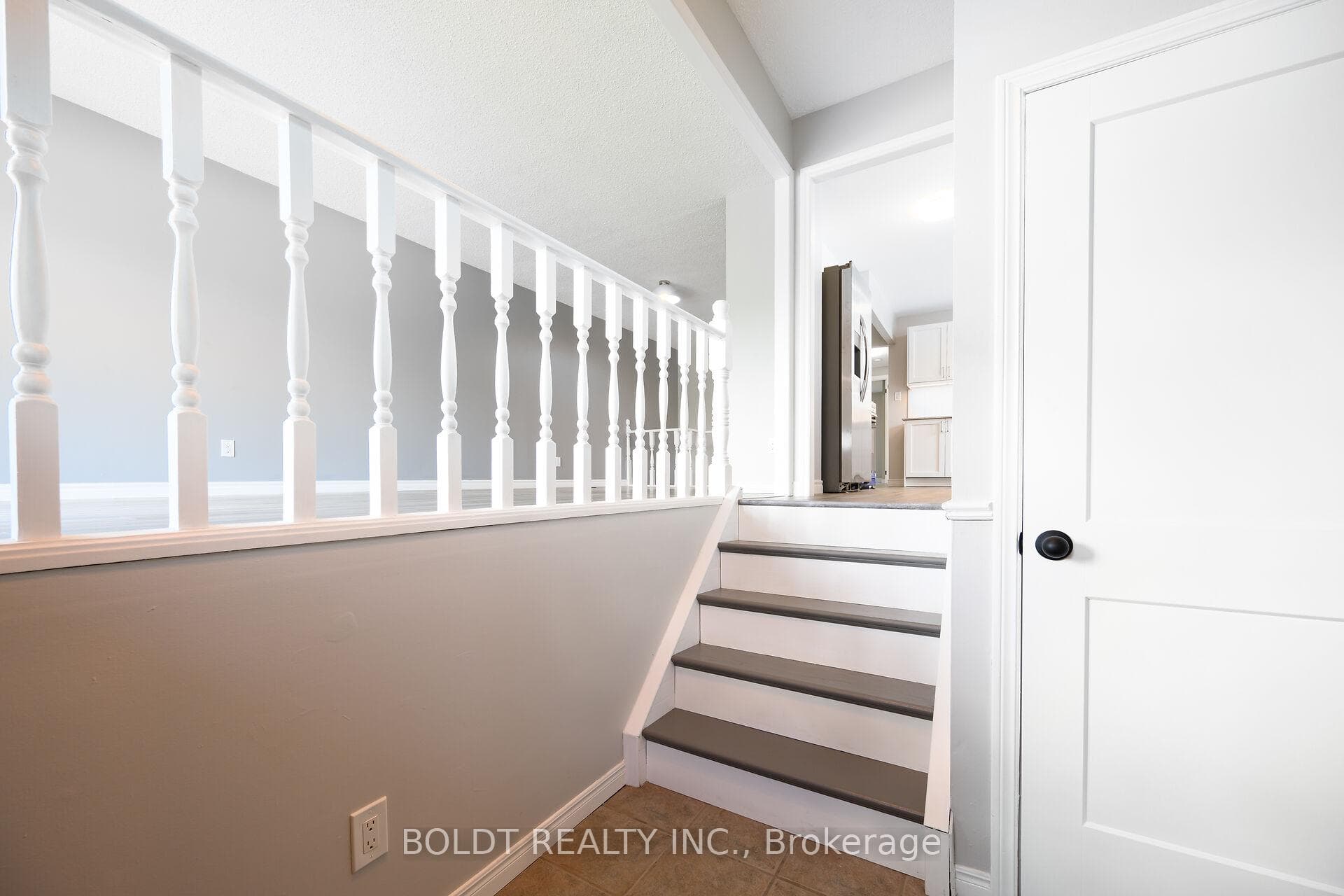 50 Adis Avenue photo 19