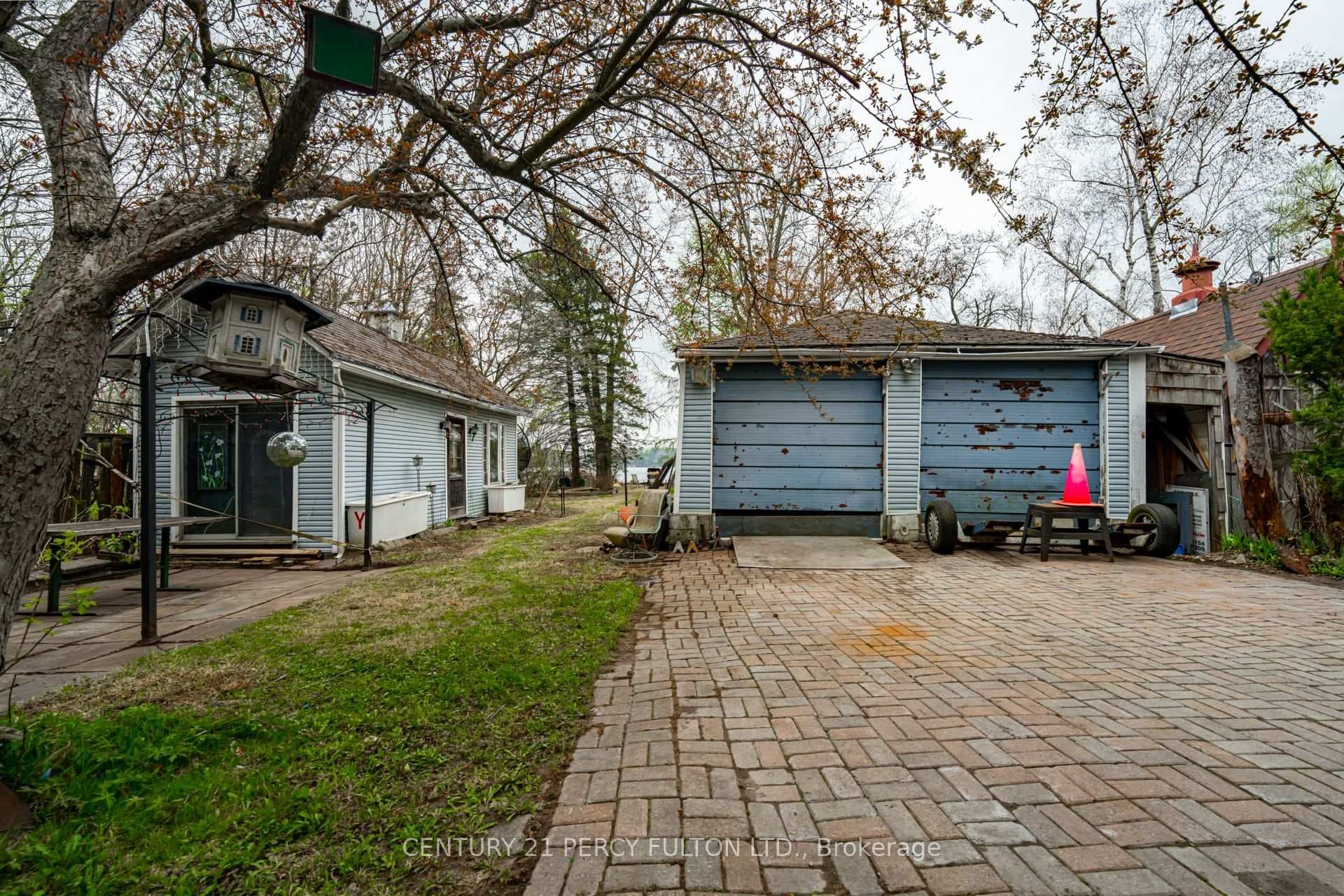 595 North Lake Road photo 24
