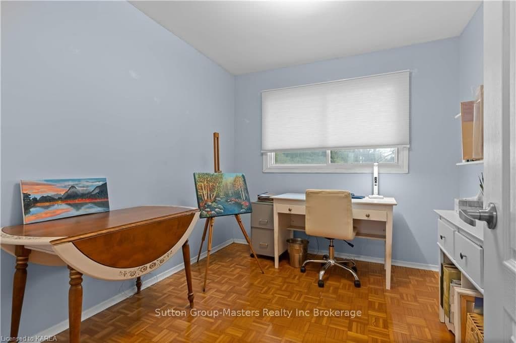 934 HUDSON Drive photo 22