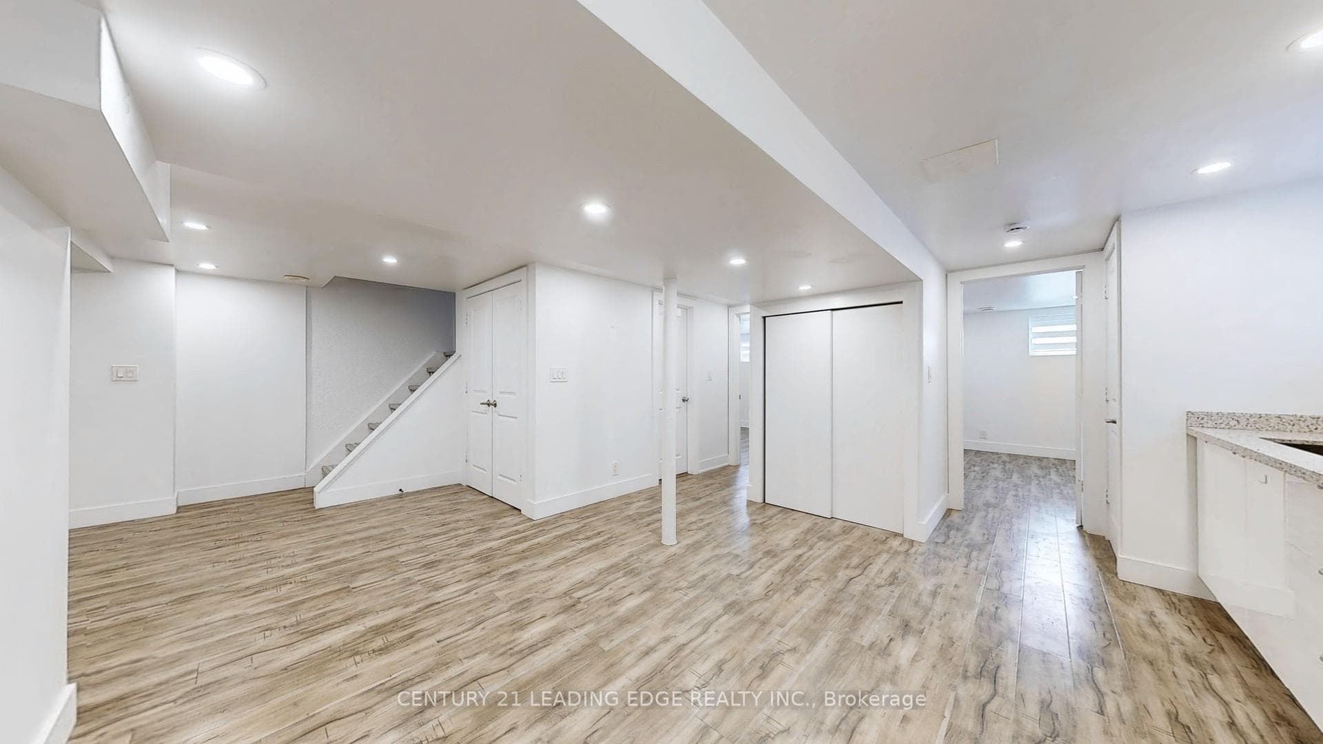 70 Wexford Boulevard photo 39