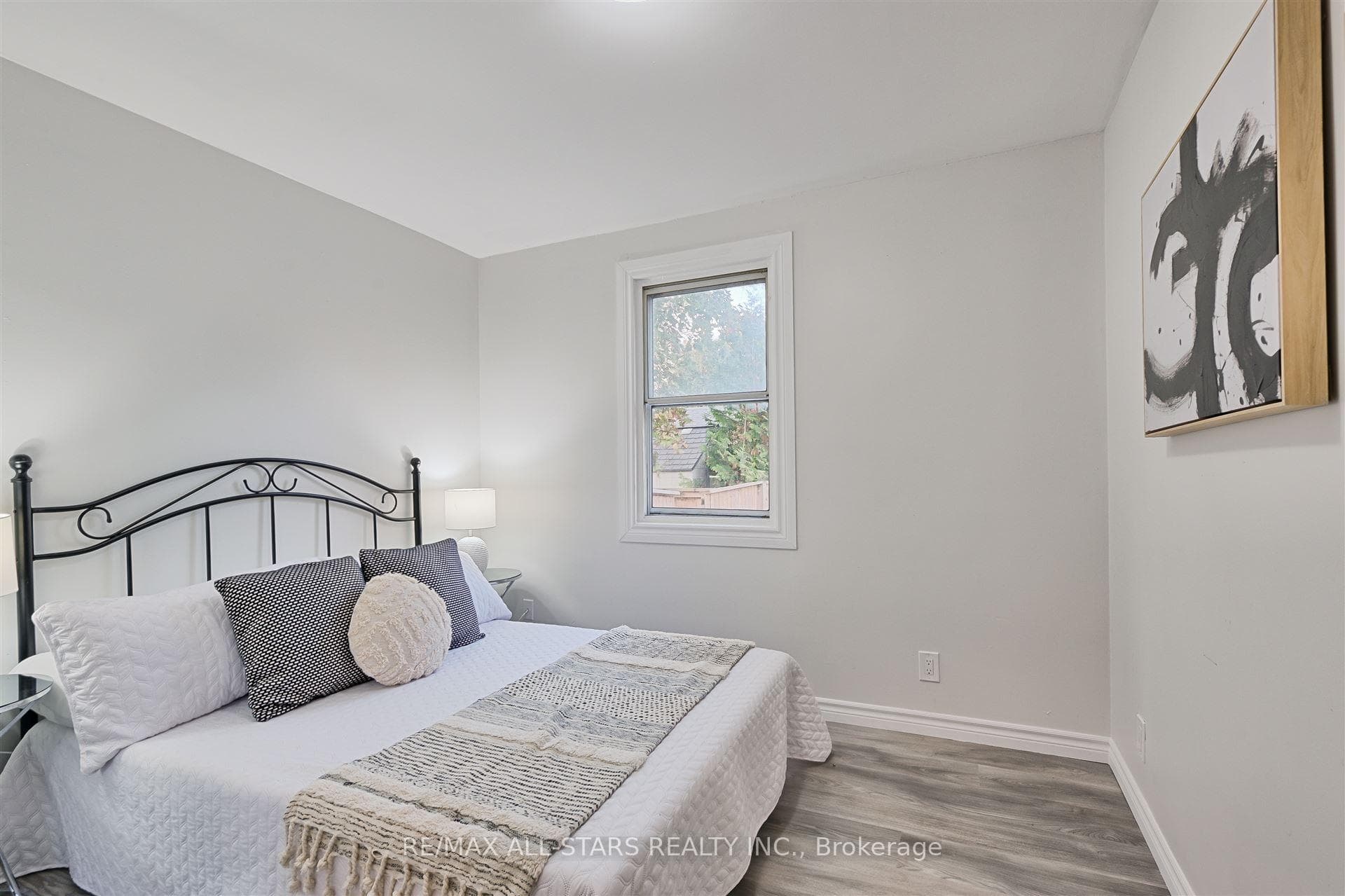 155 Burkholder Street photo 19