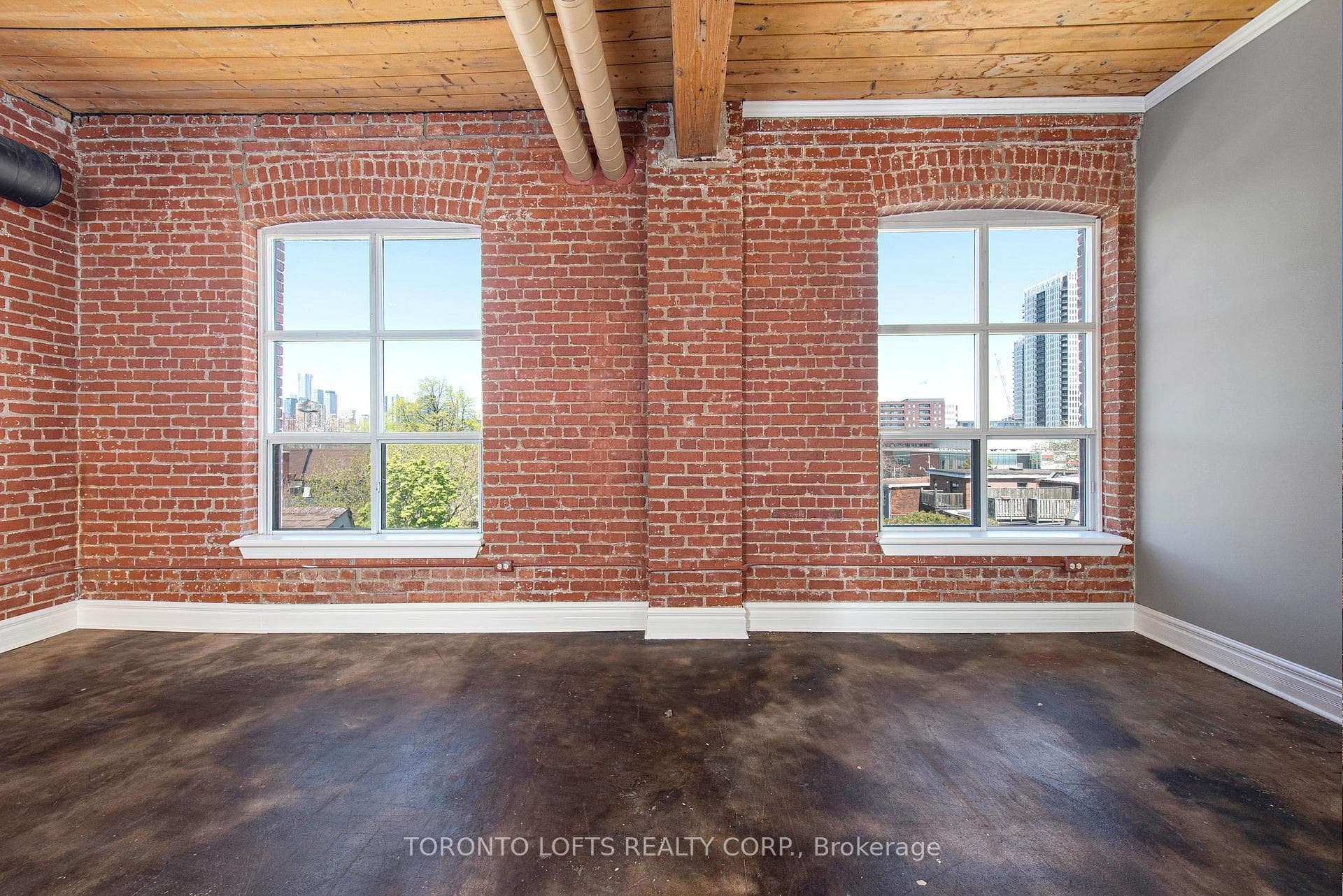 426 Queen Street Unit 405 photo 2