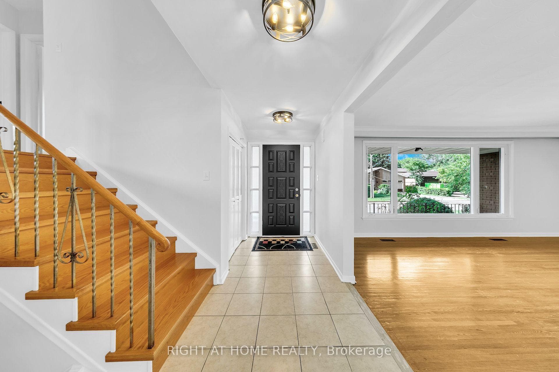 88 Peckham Avenue photo 3