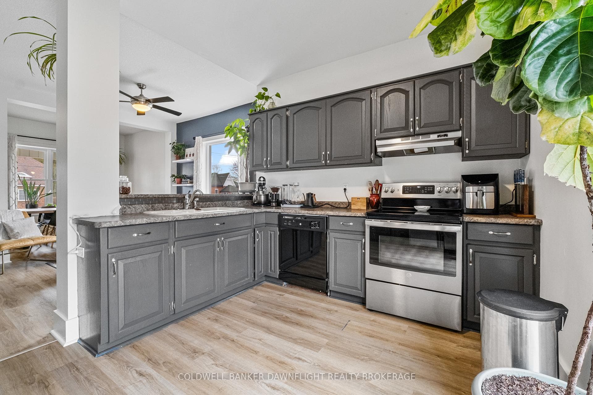 408 WILLIAM Street photo 12