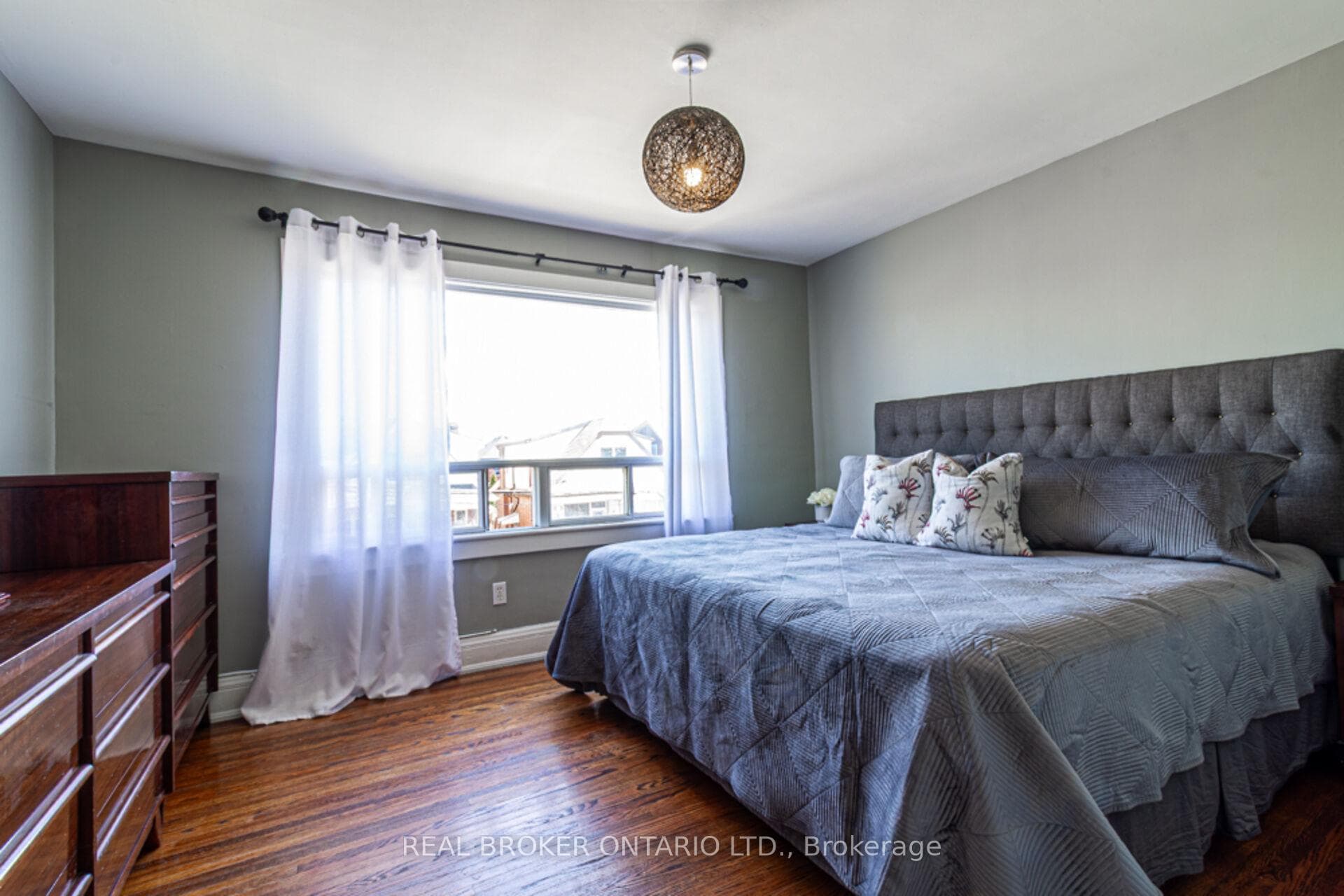 165 Leinster Avenue photo 24