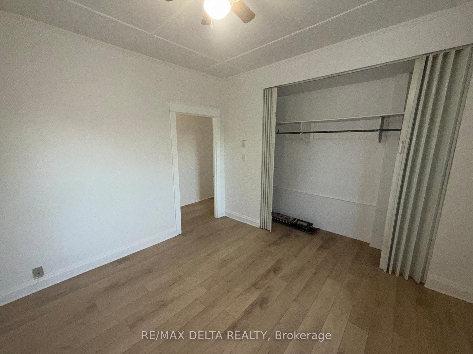 2248 LAVAL Road photo 14