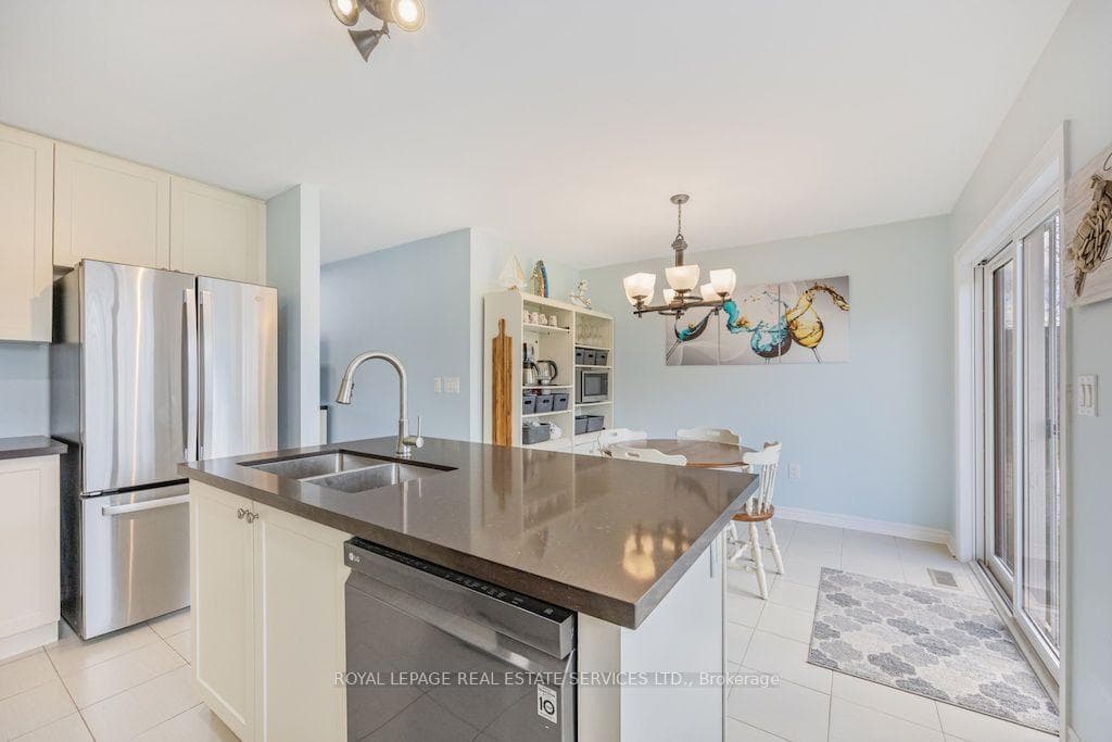 74 Robert Street photo 9