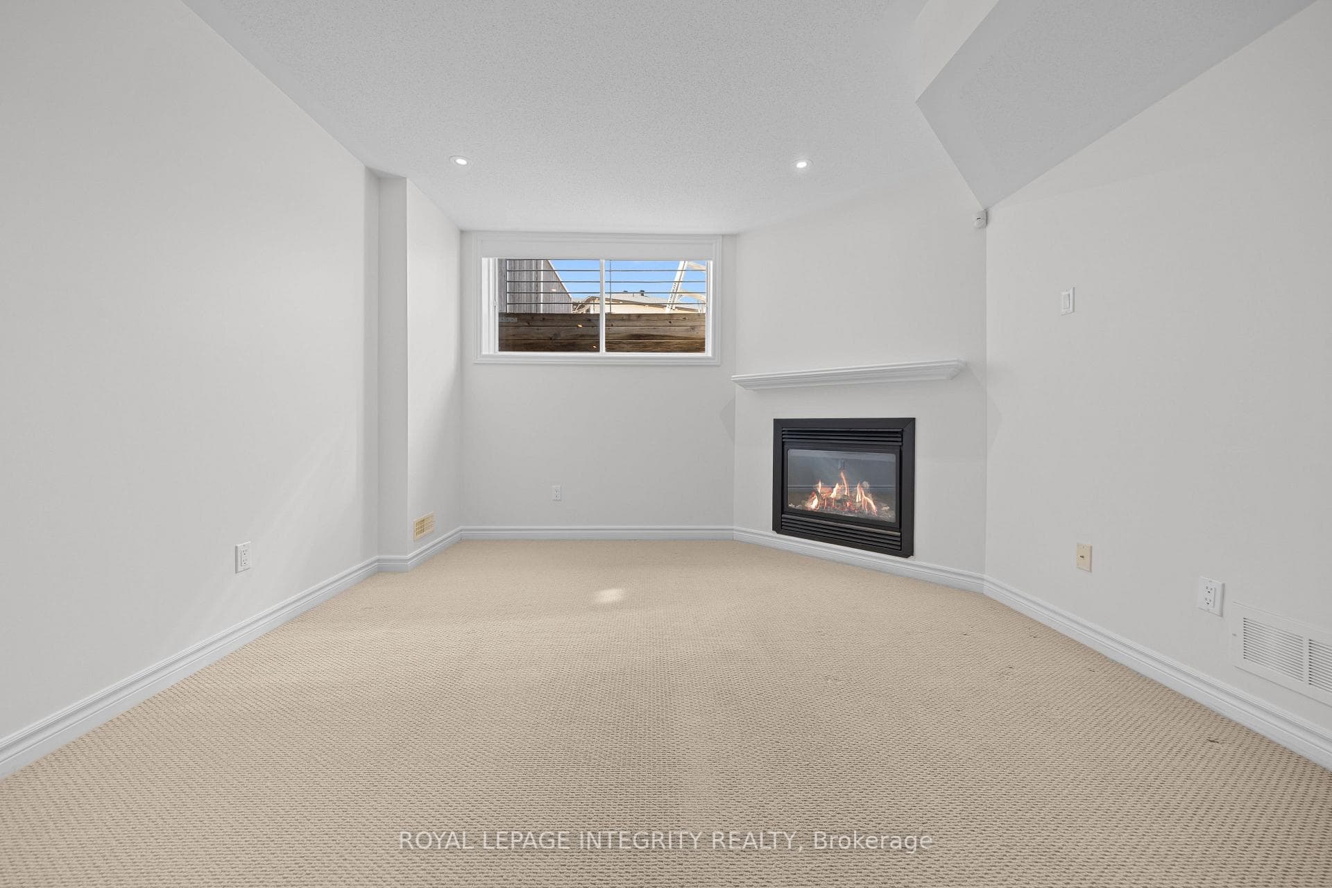 356 Ravenswood Way photo 30