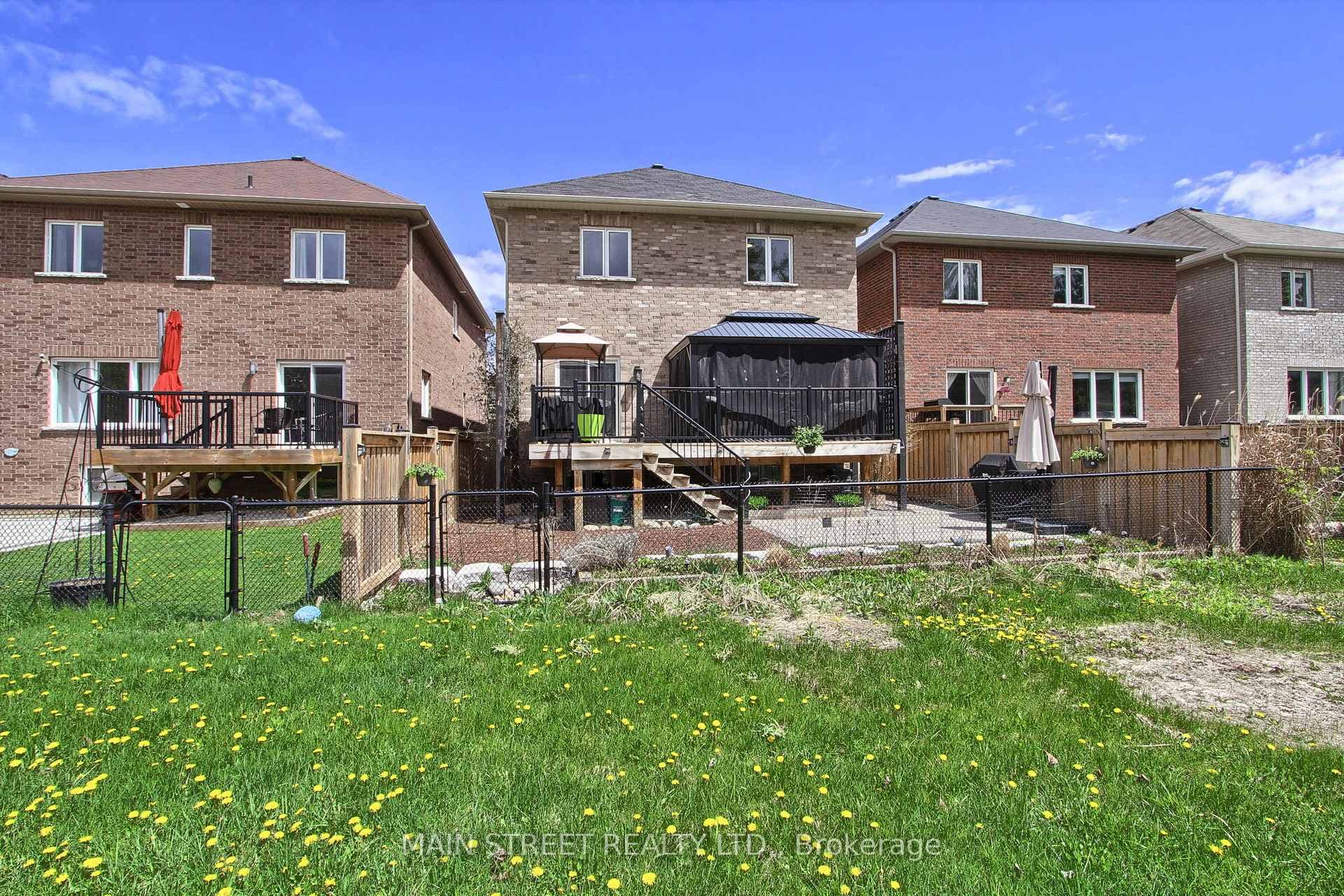 42 Prosser Crescent photo 2