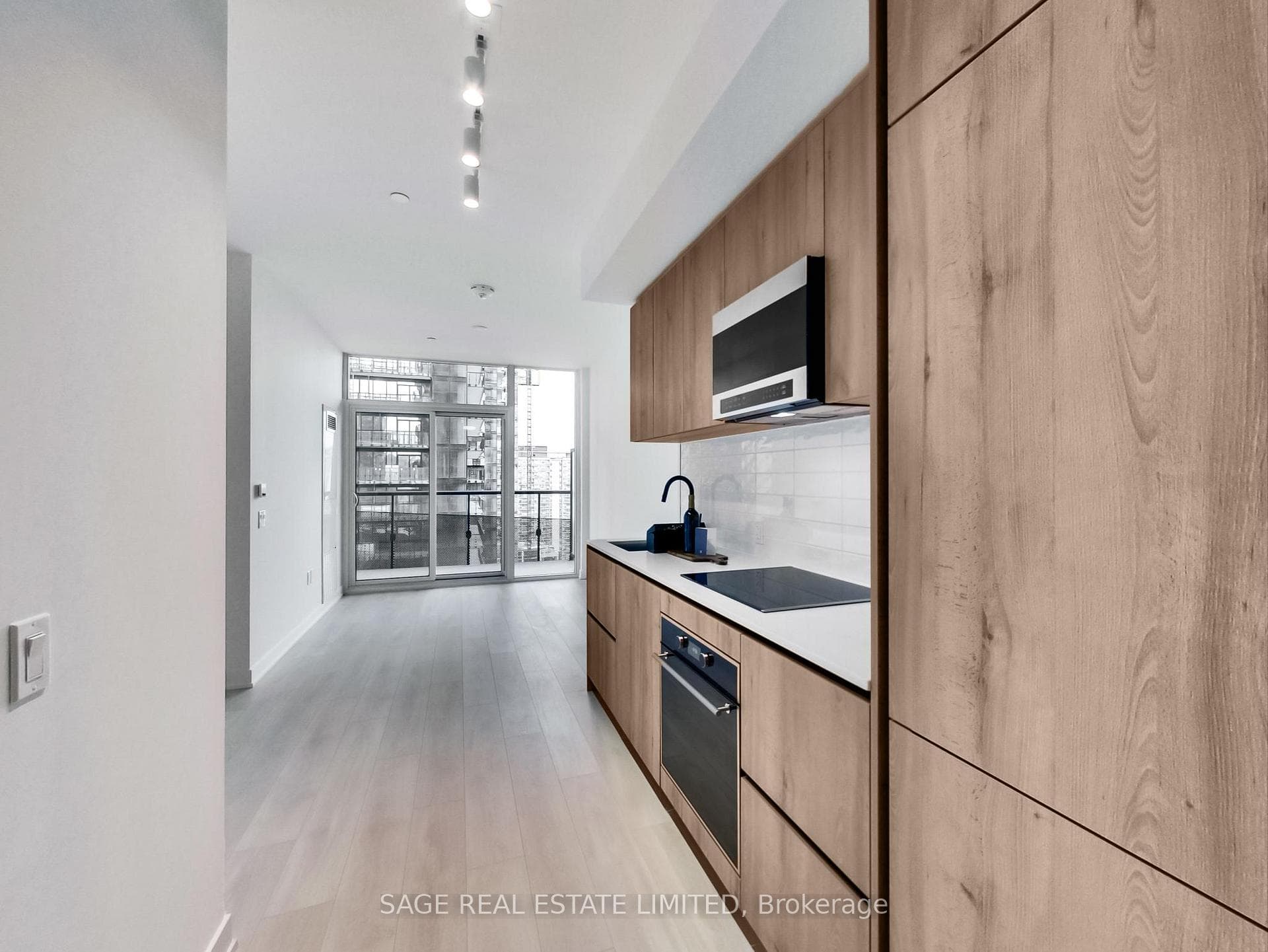 117 Broadway Avenue Unit 1904 photo 7
