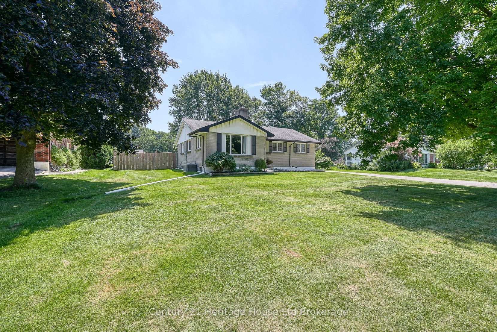 584450 Beachville Road photo 2