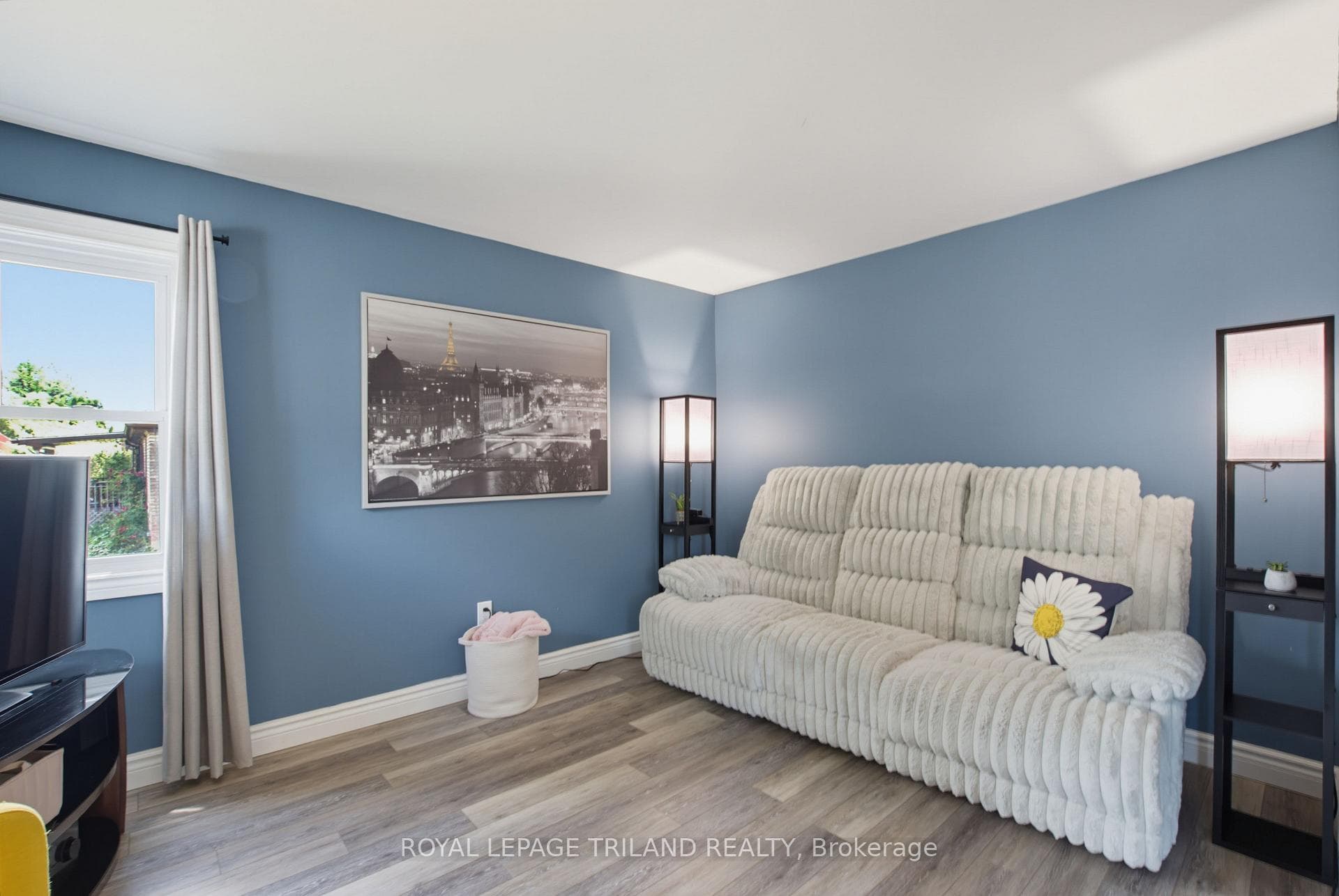 75 Connaught Avenue photo 2