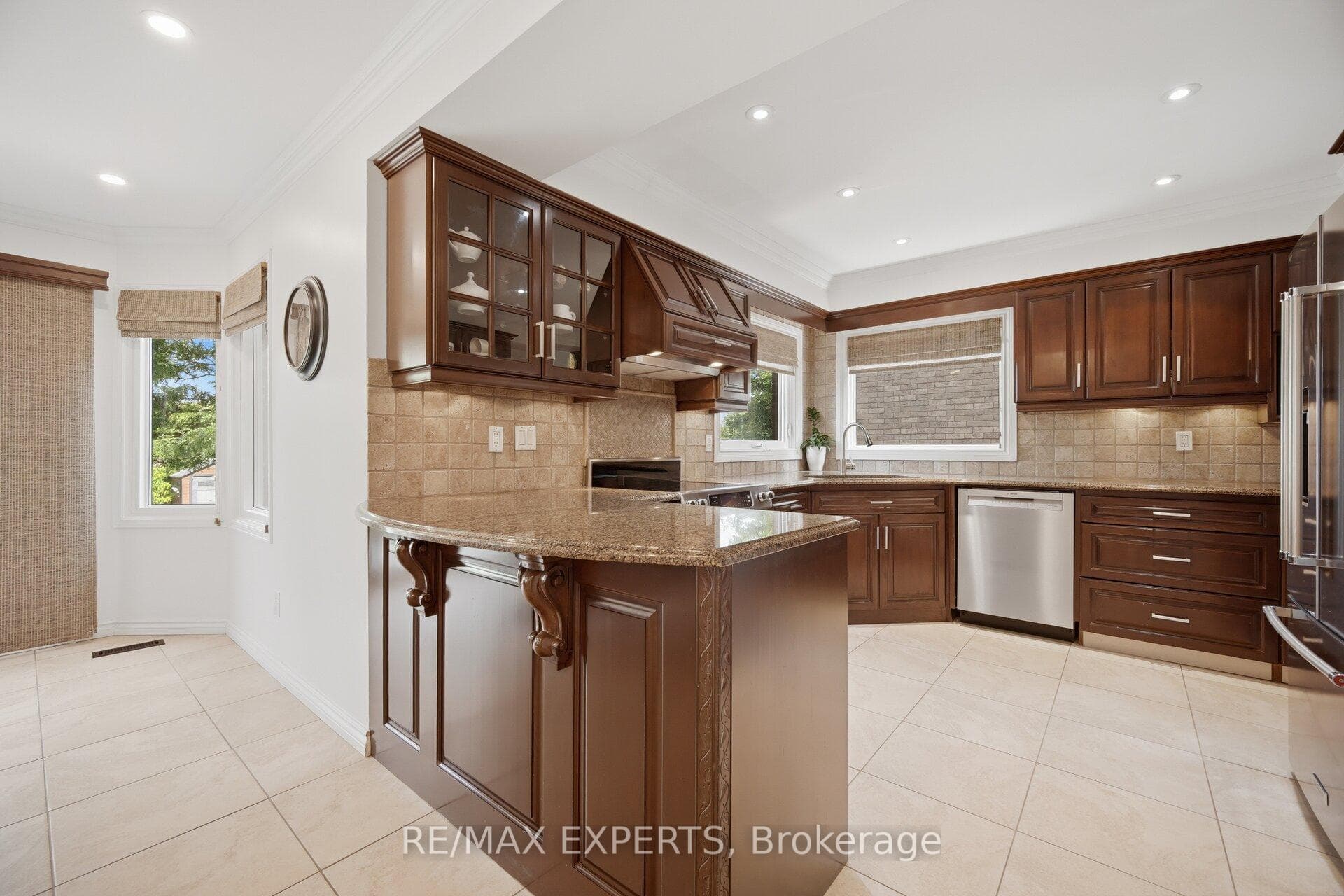 12 Kingfisher Court photo 29