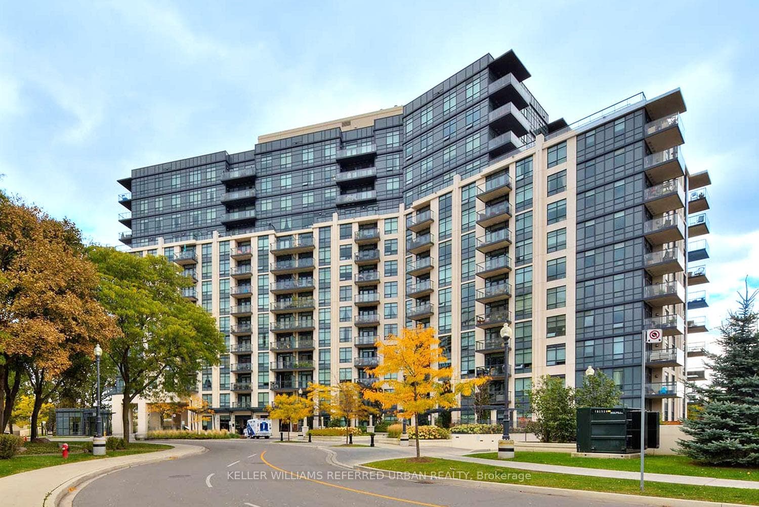 1135 Royal York Road Unit 609 photo 1