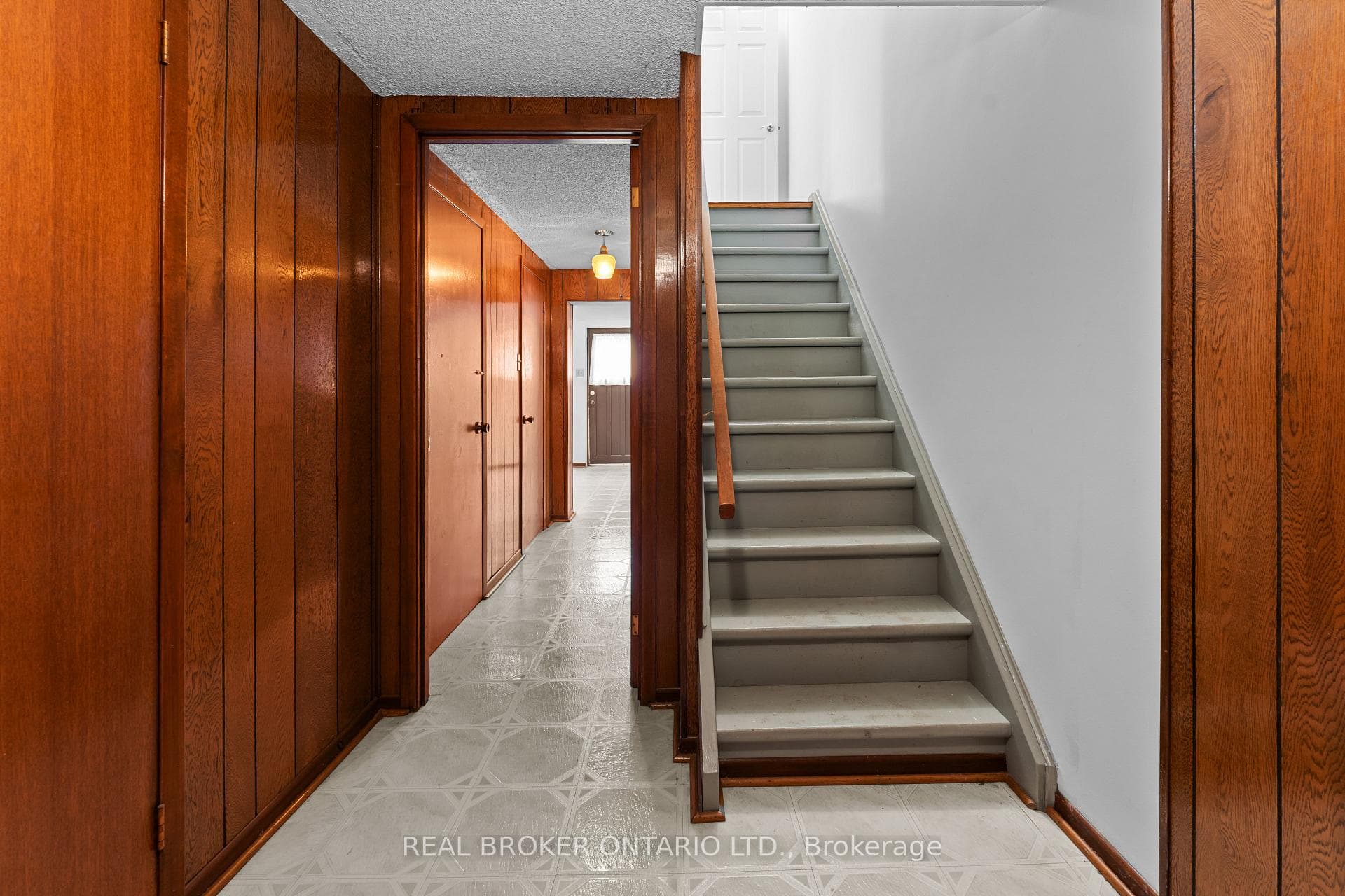 111 Madawaska Avenue photo 31